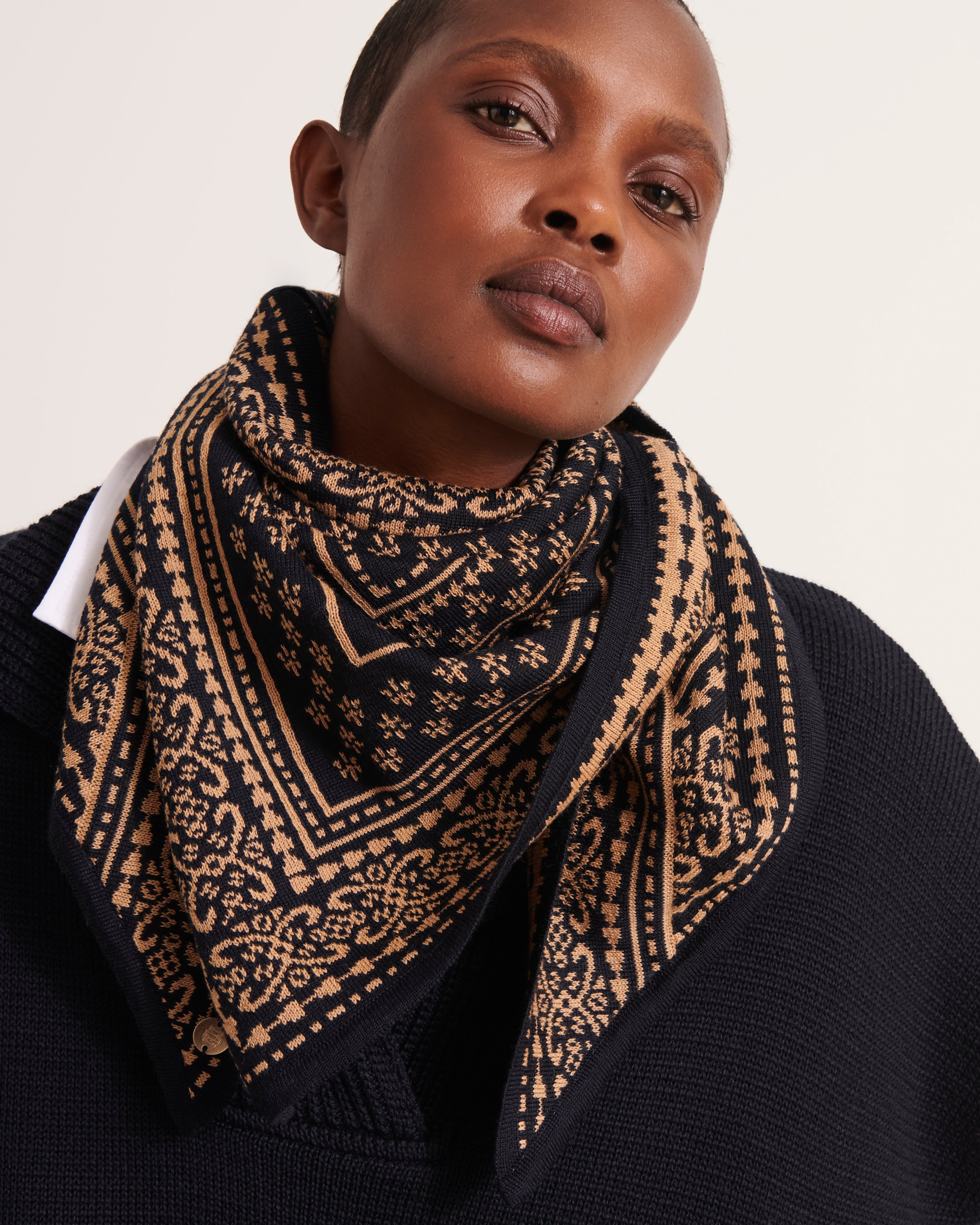 EMPEREUR/12247/886 triangle jacquard scarf
