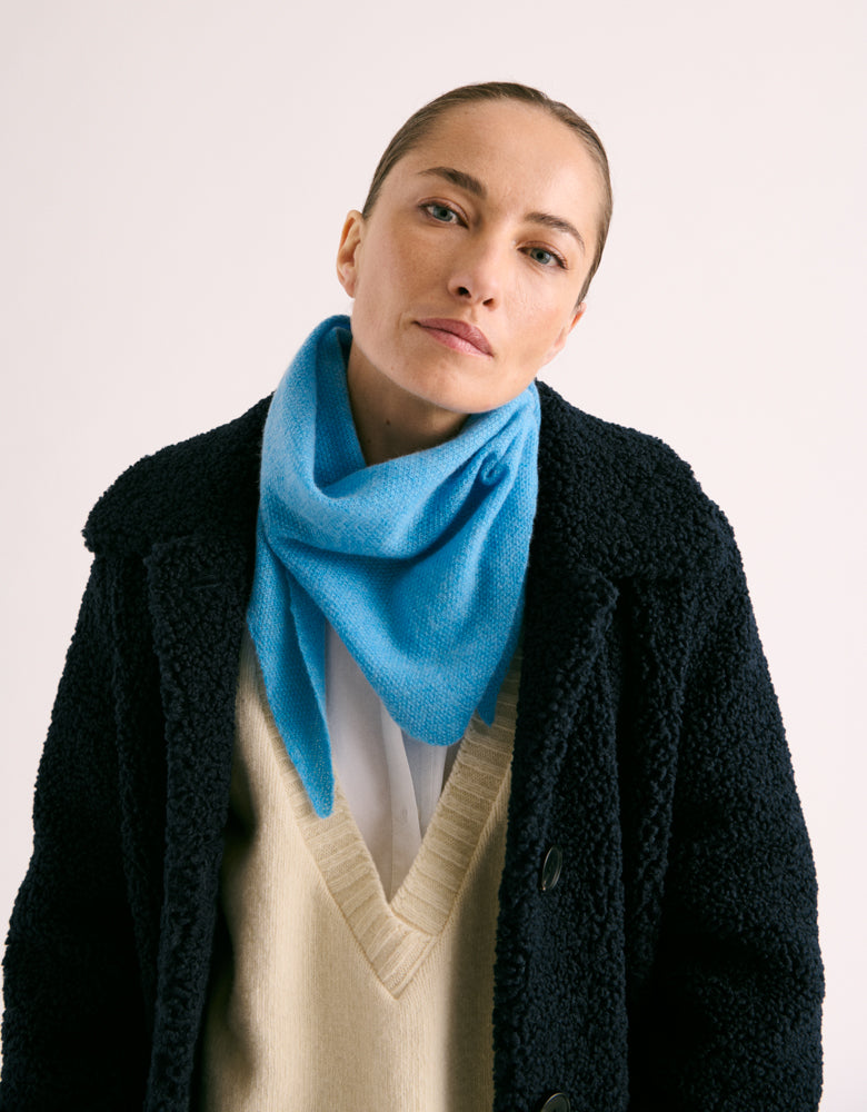 ETRELLITE/88091/290 triangular scarf