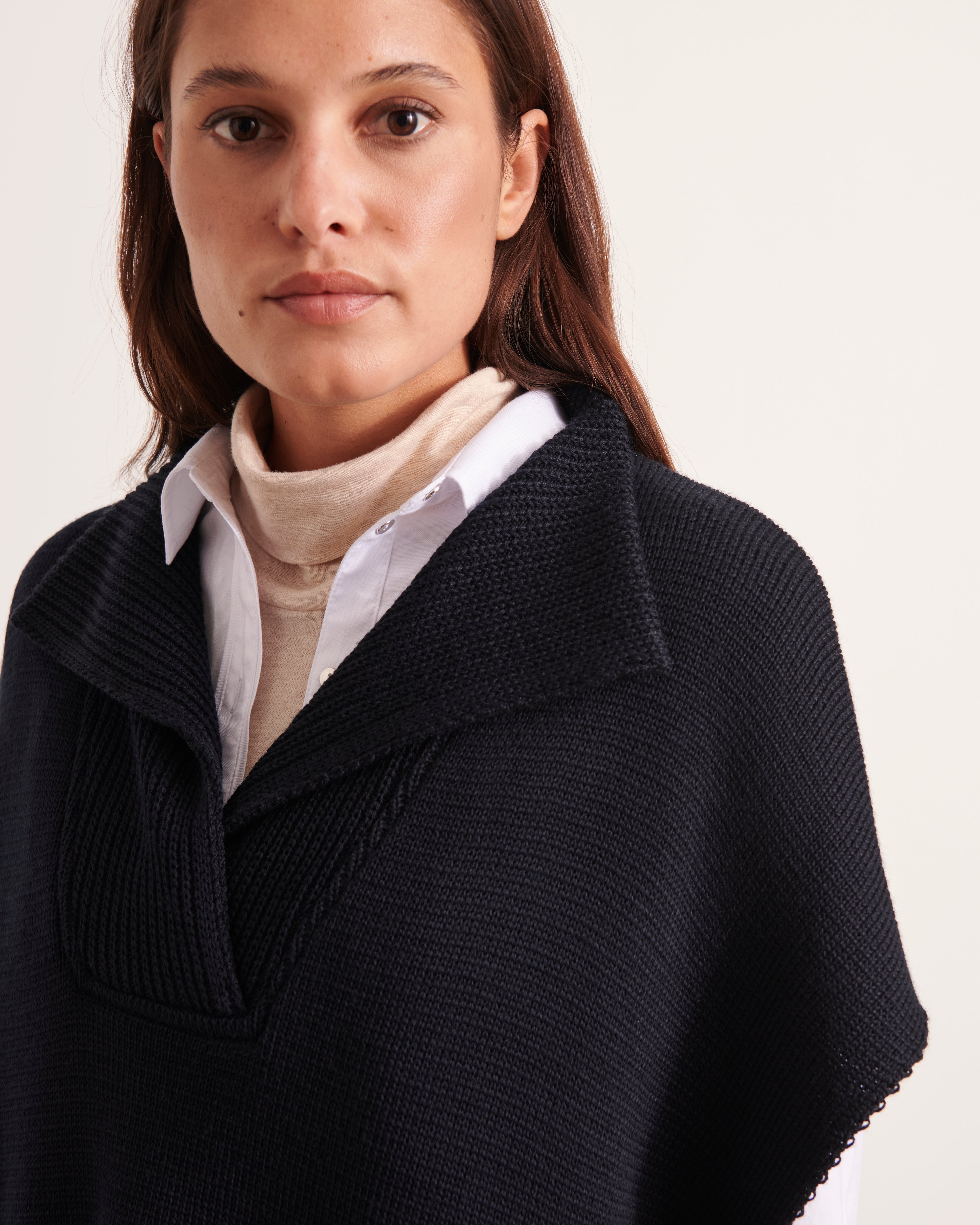 Cape col camionneur en laine mérinos bleu marine