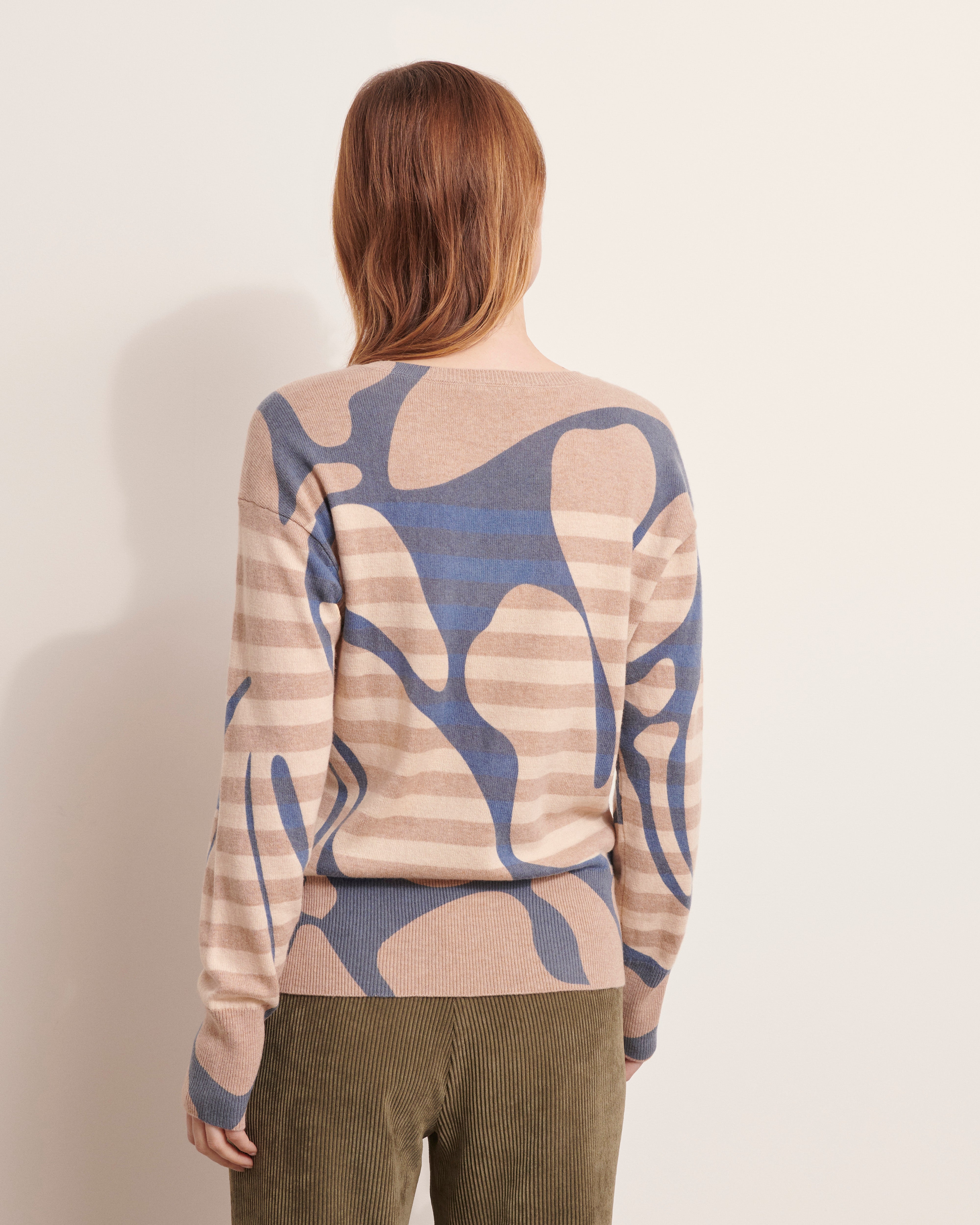 pull imprimé en maille encolure V en laine et cachemire