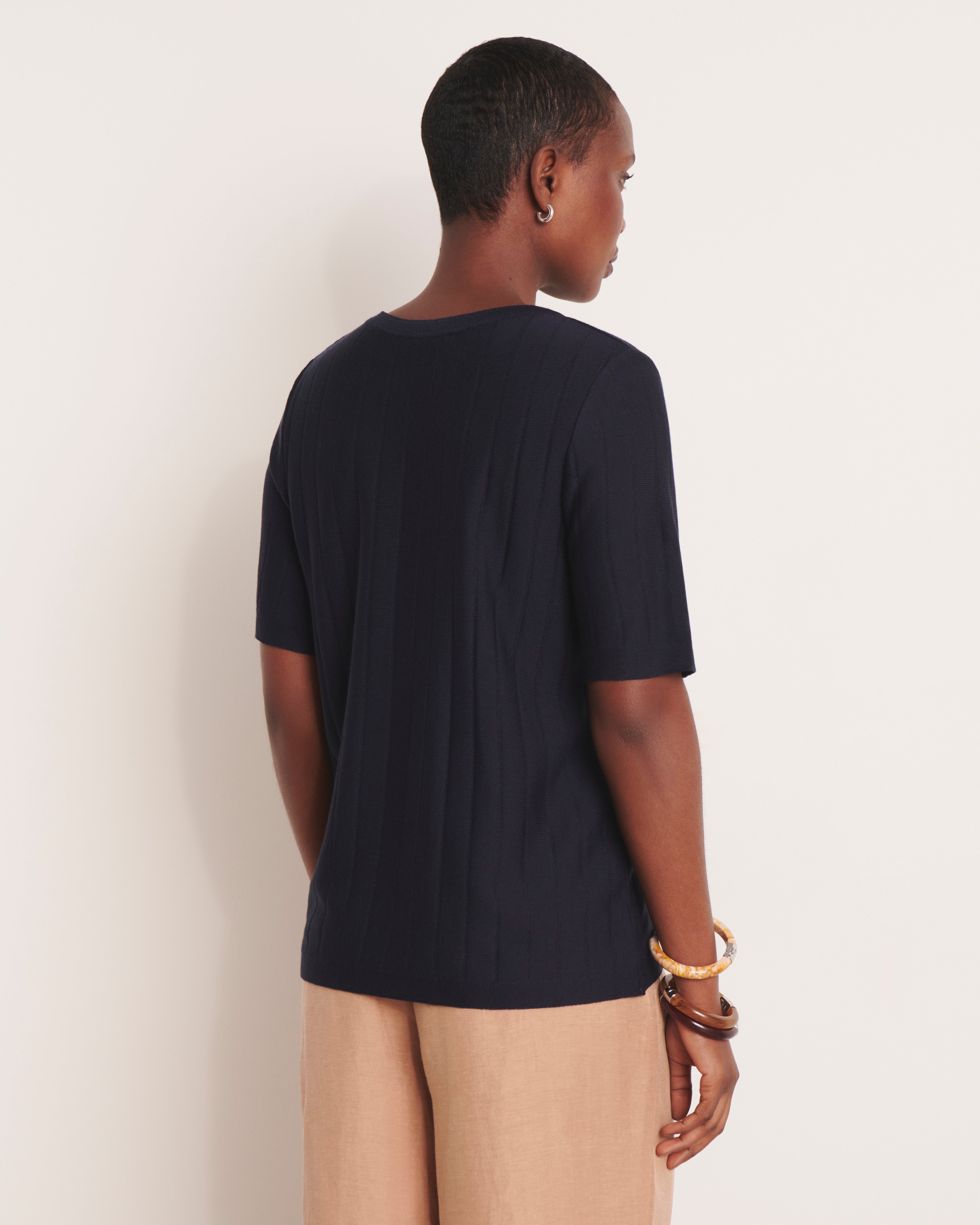 Pull en maille manches courtes en maille jersey fléchée bleu marine