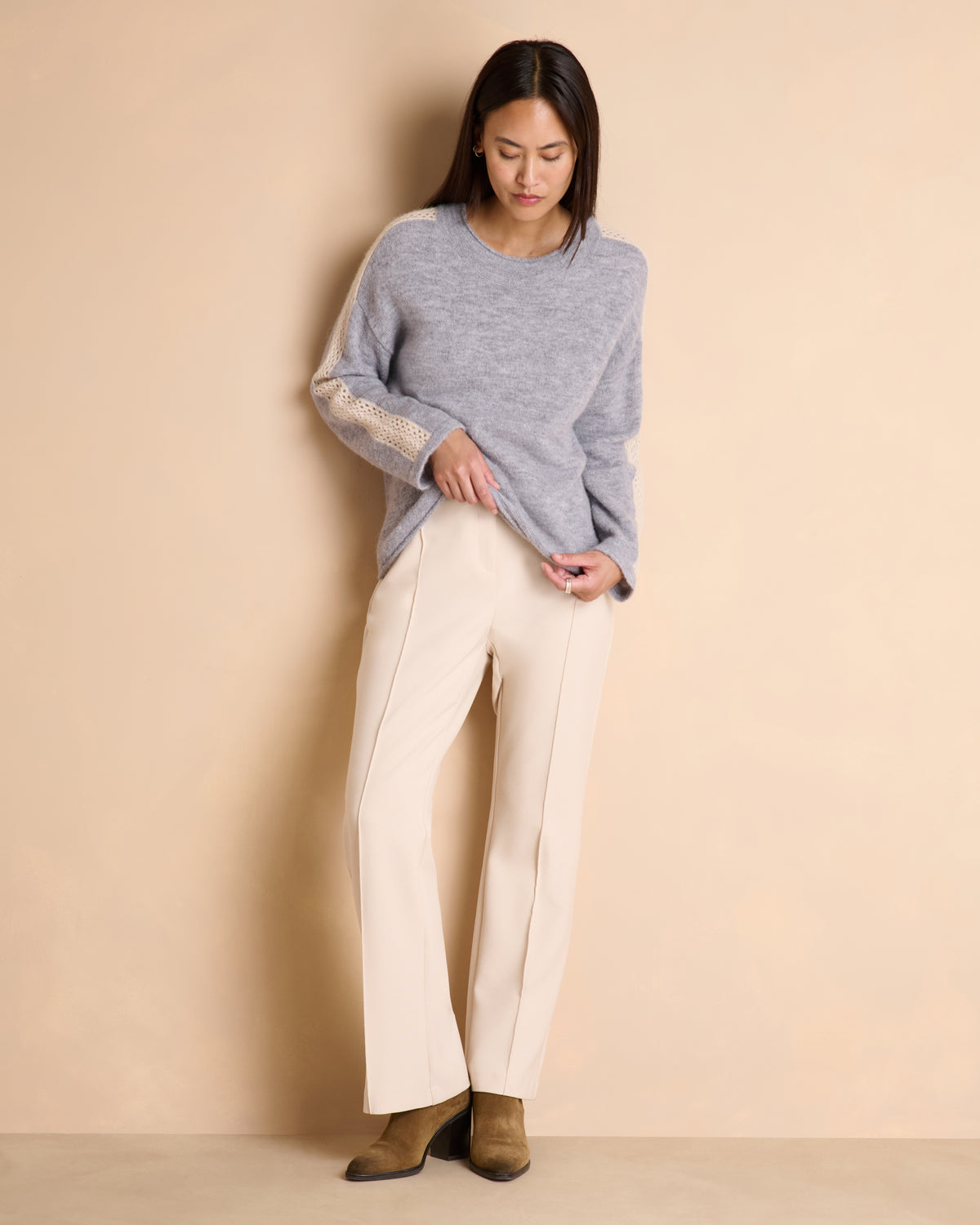Pull gris empiècements dentelles encolure ronde ADELLE/14109/912