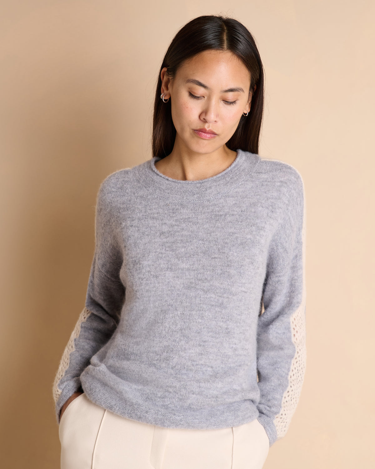 Pull gris empiècements dentelles encolure ronde ADELLE/14109/912