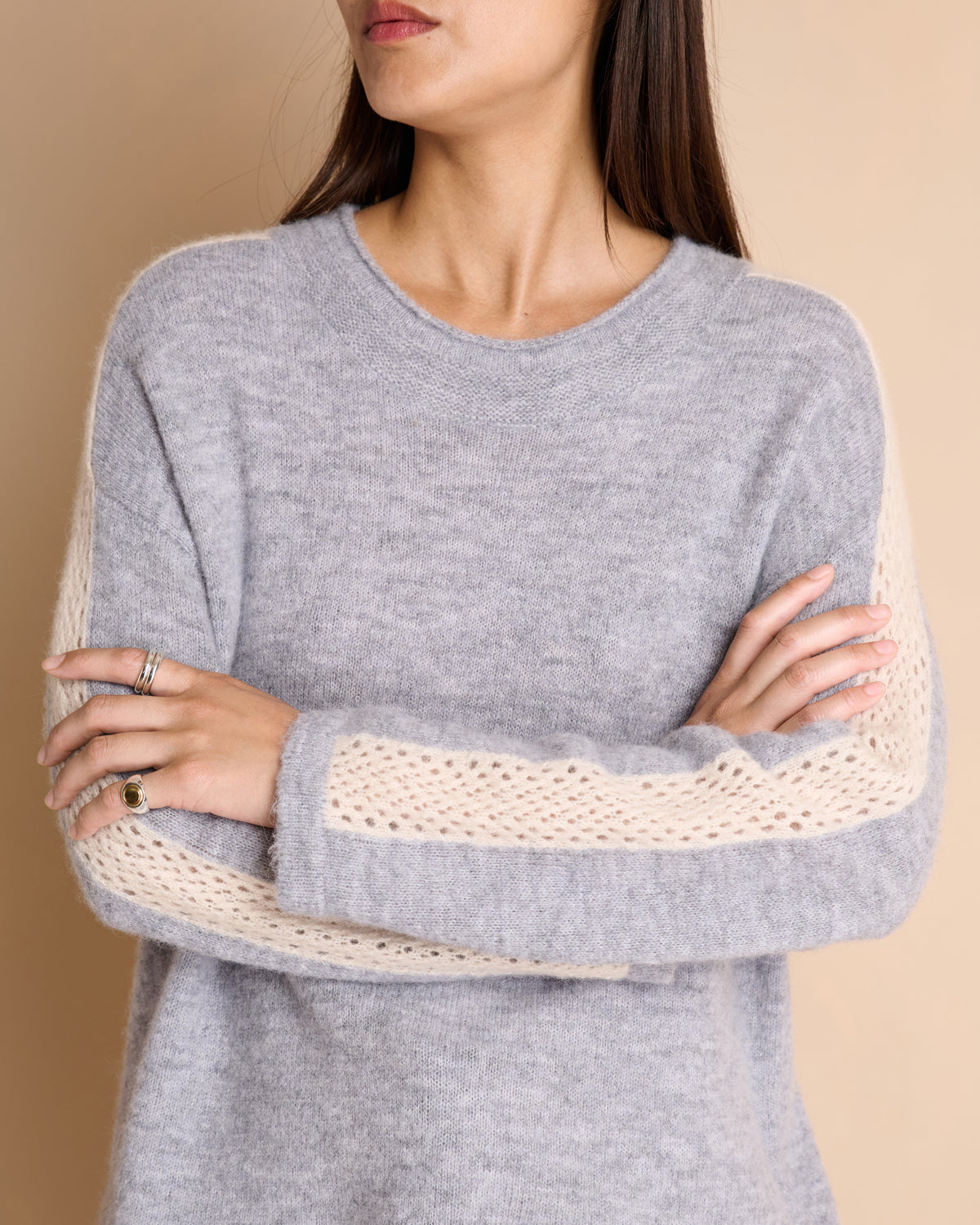 Pull gris empiècements dentelles encolure ronde ADELLE/14109/912