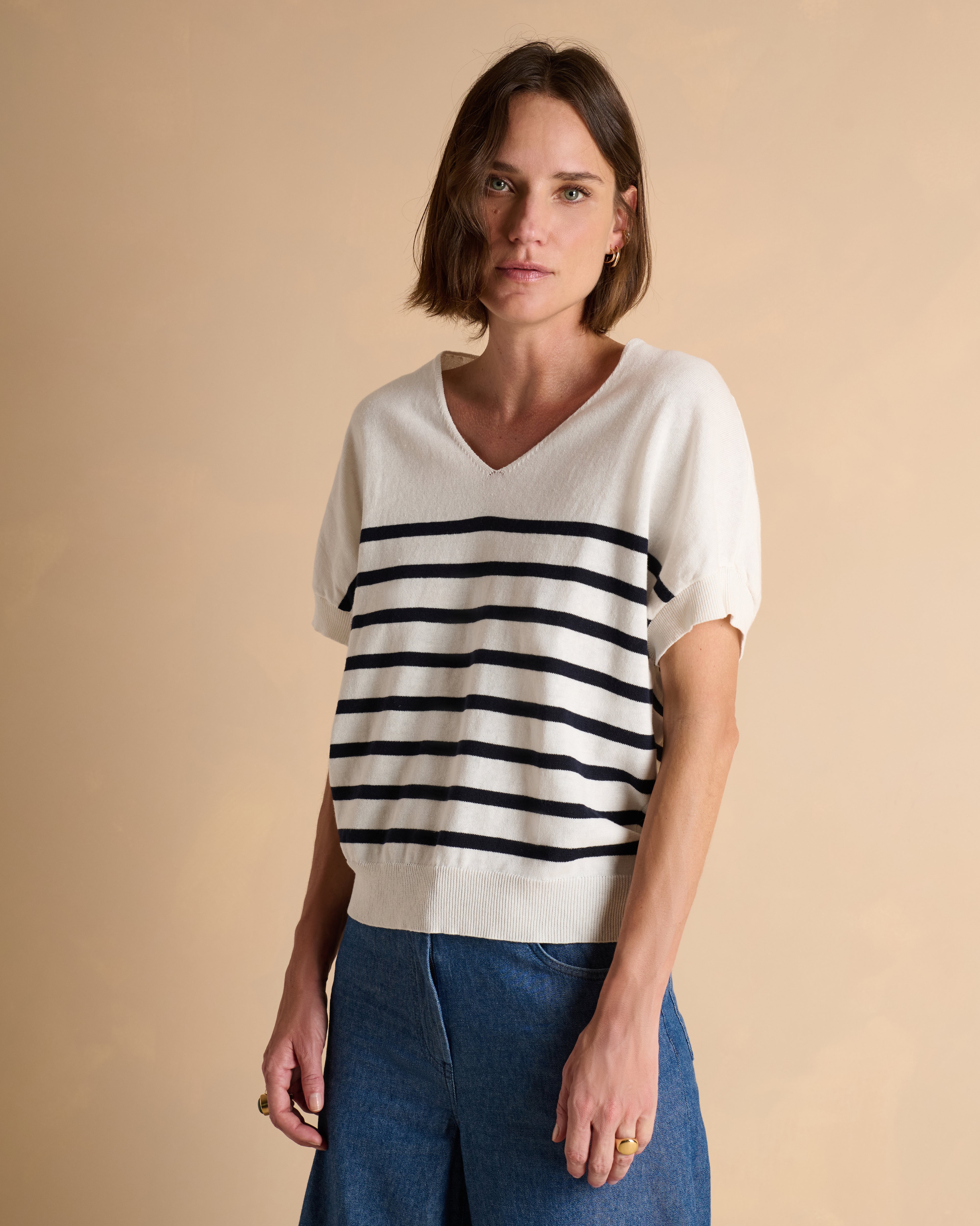 Pull kimono blanc à rayures bleu marine en lin et coton