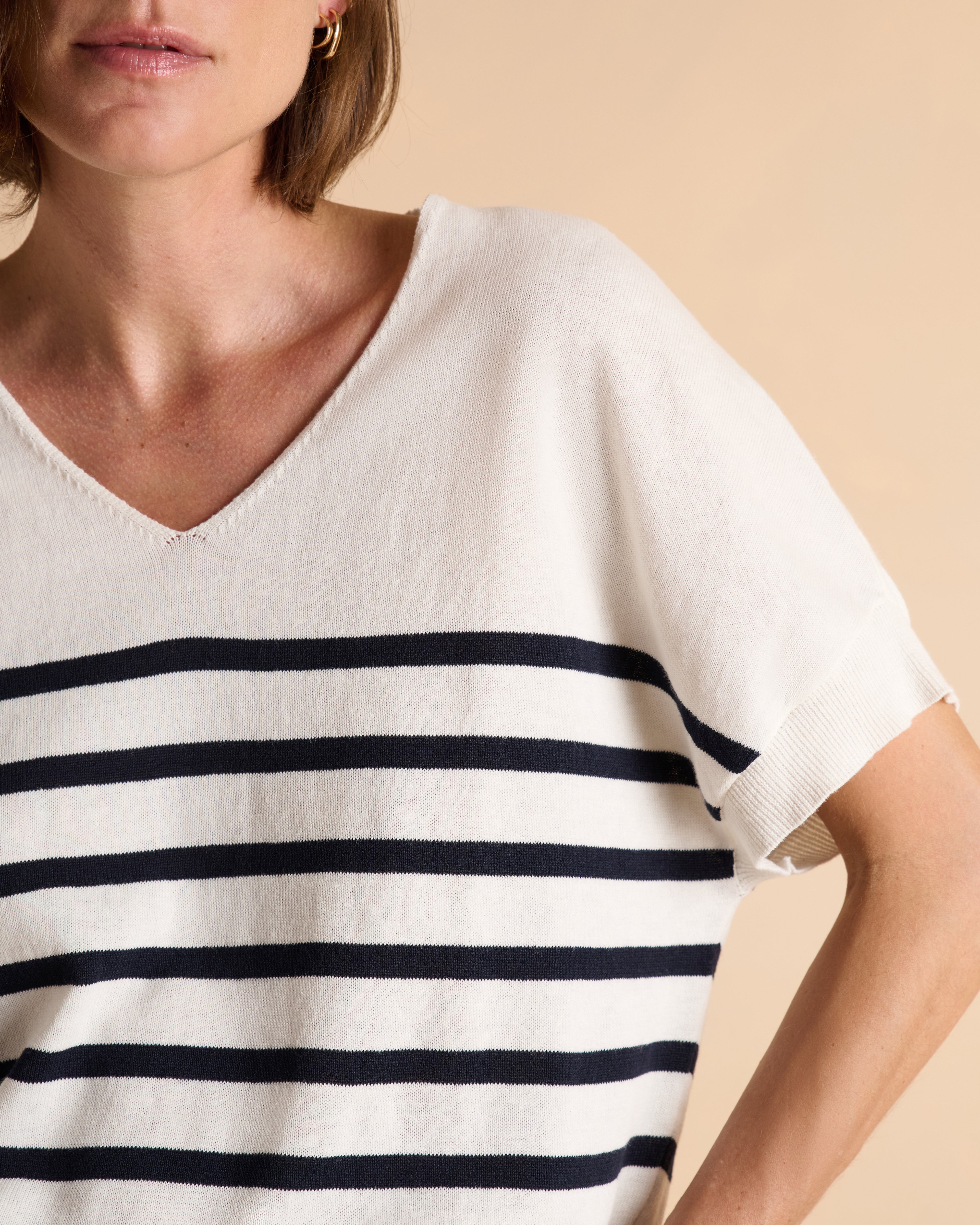 Pull kimono blanc à rayures bleu marine en lin et coton
