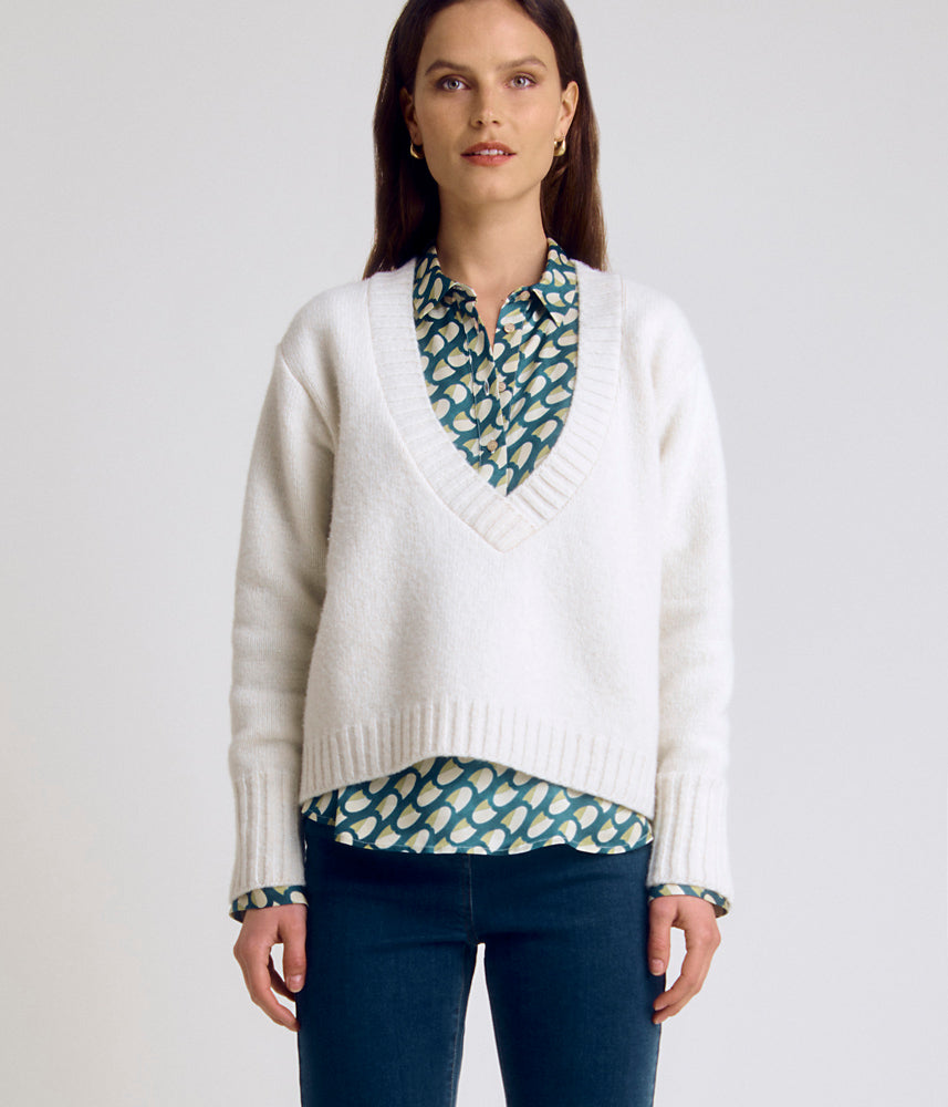 Knit sweater with deep V-neck ALMA/86144/003