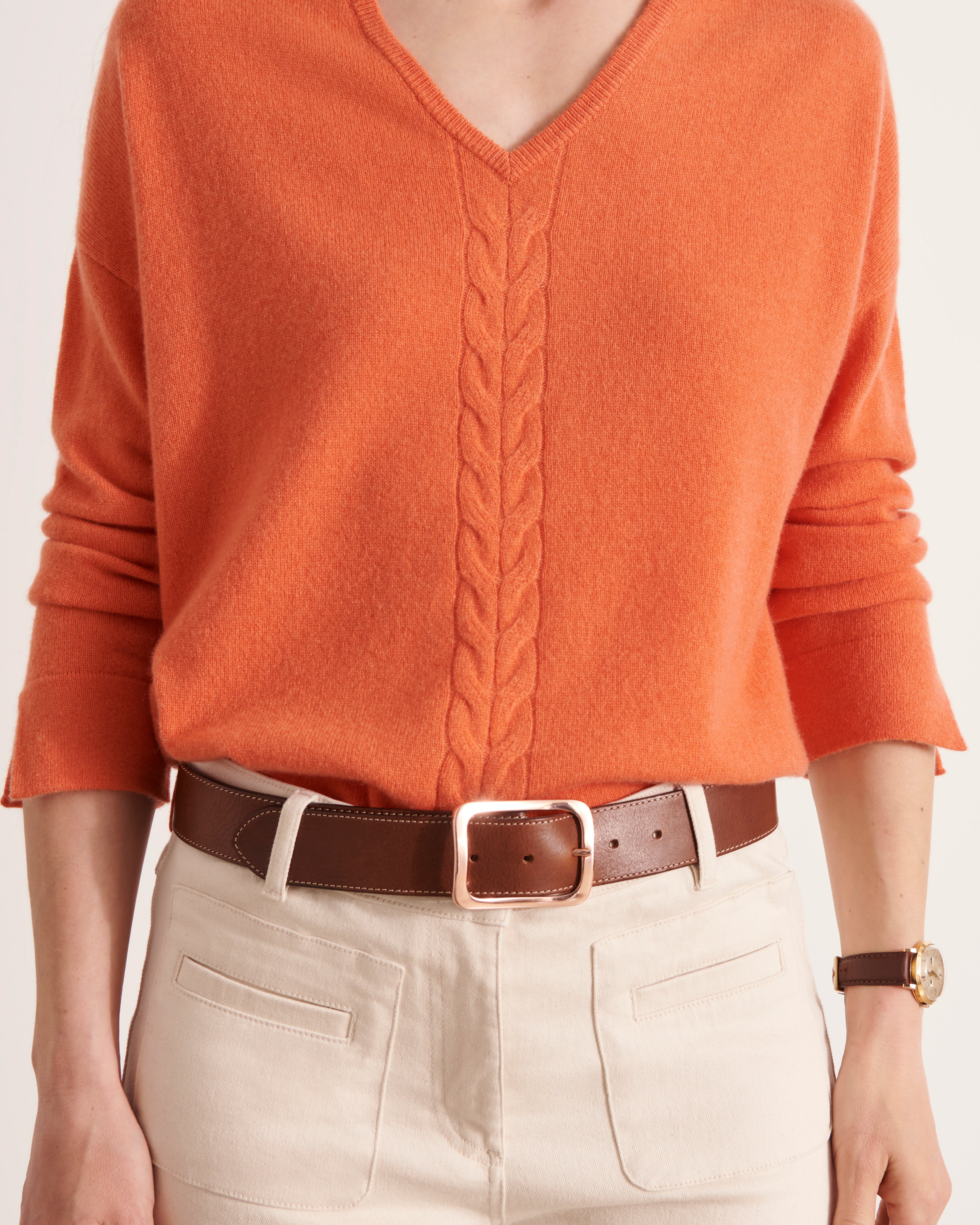 pull oversize en cachemire orange détail torsade
