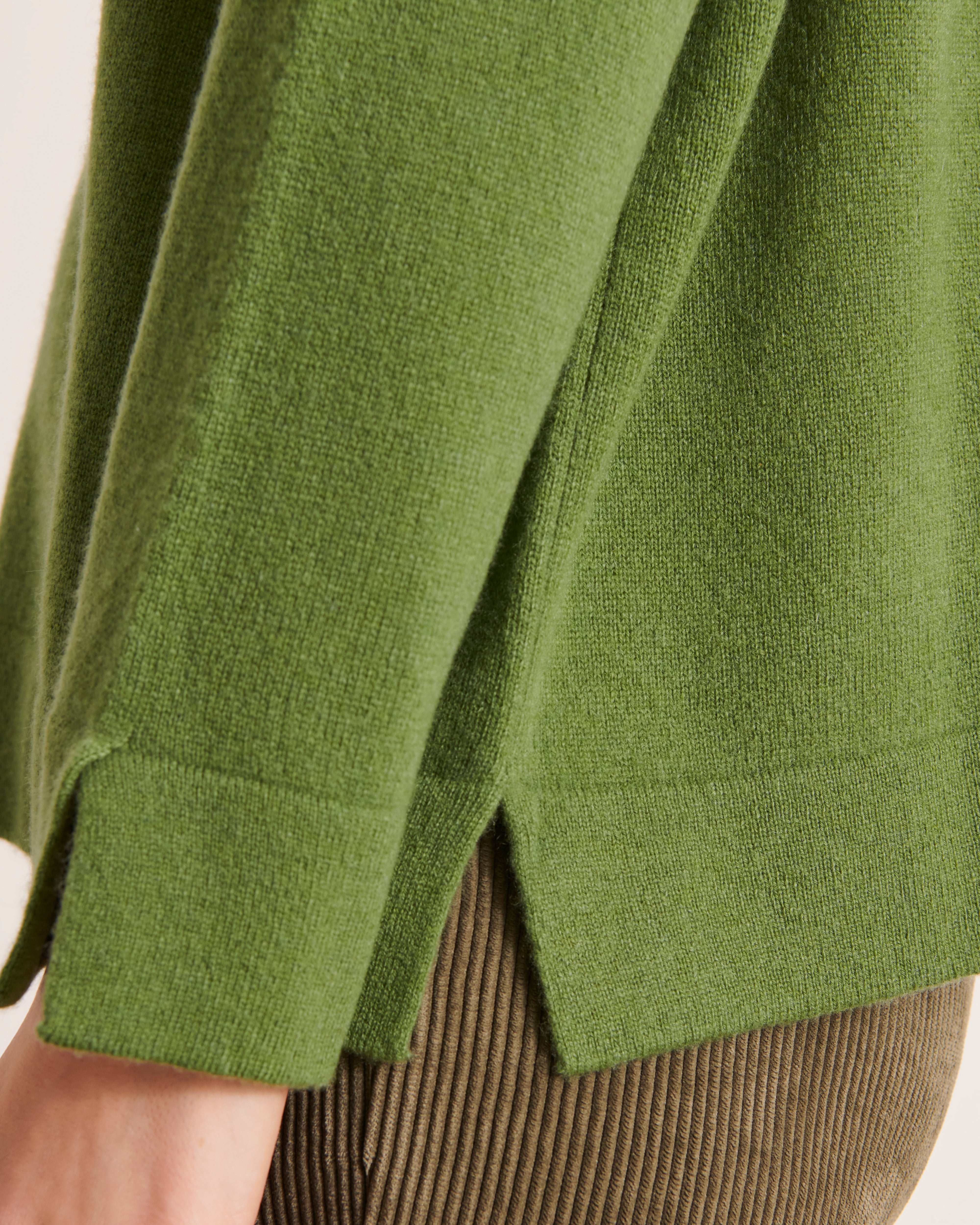 pull en cachemire oversize col V vert