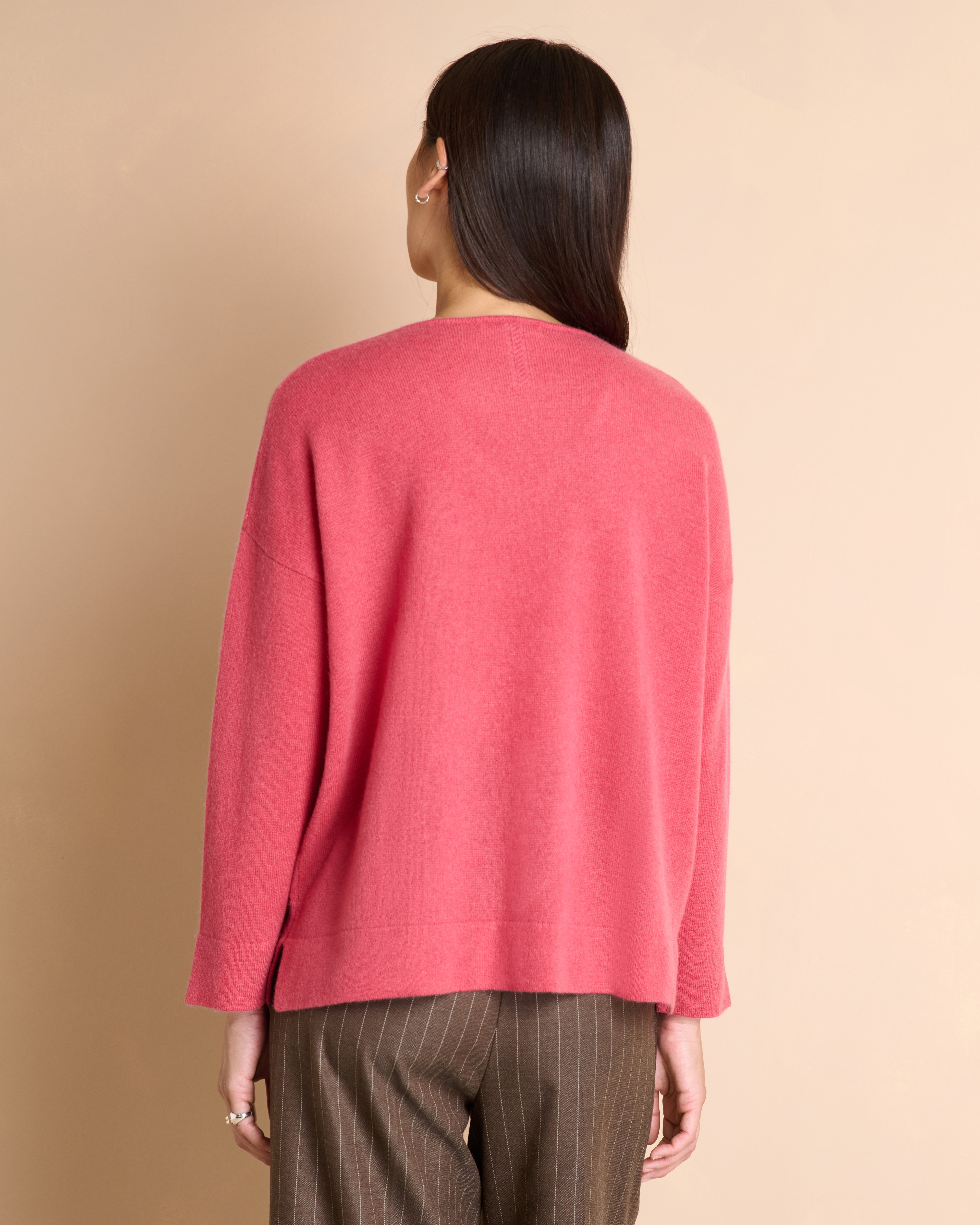 Pull rose oversize encolure V en cachemire