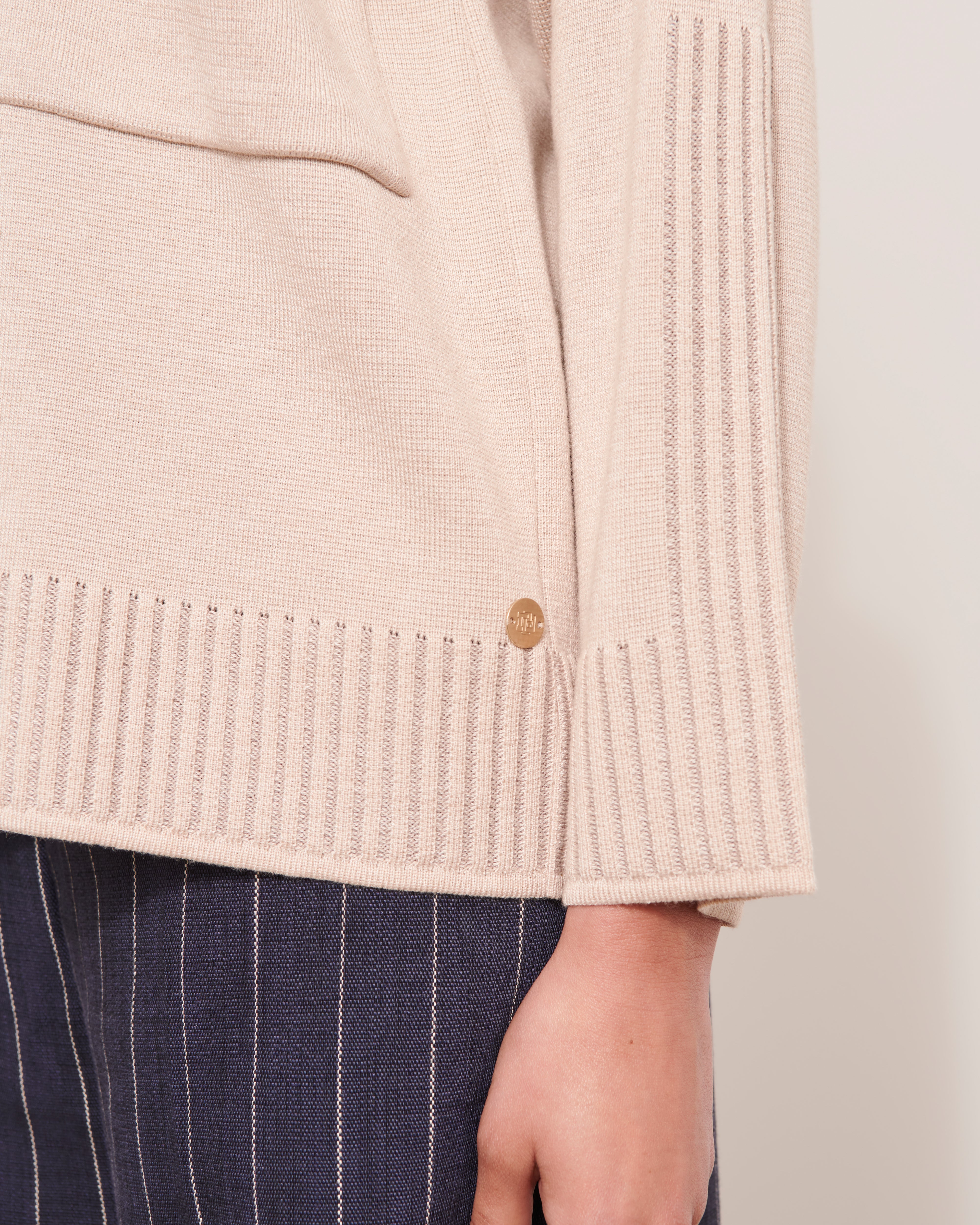 pull col rond en laine mérinos beige