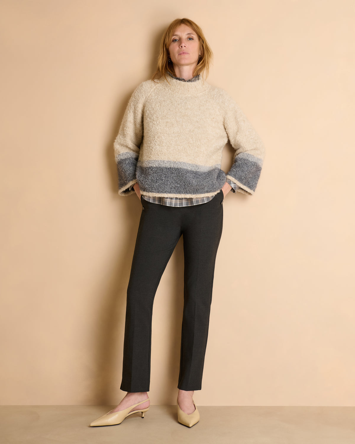 Pull blanc cassé et gris oversize col montant tricoté en France