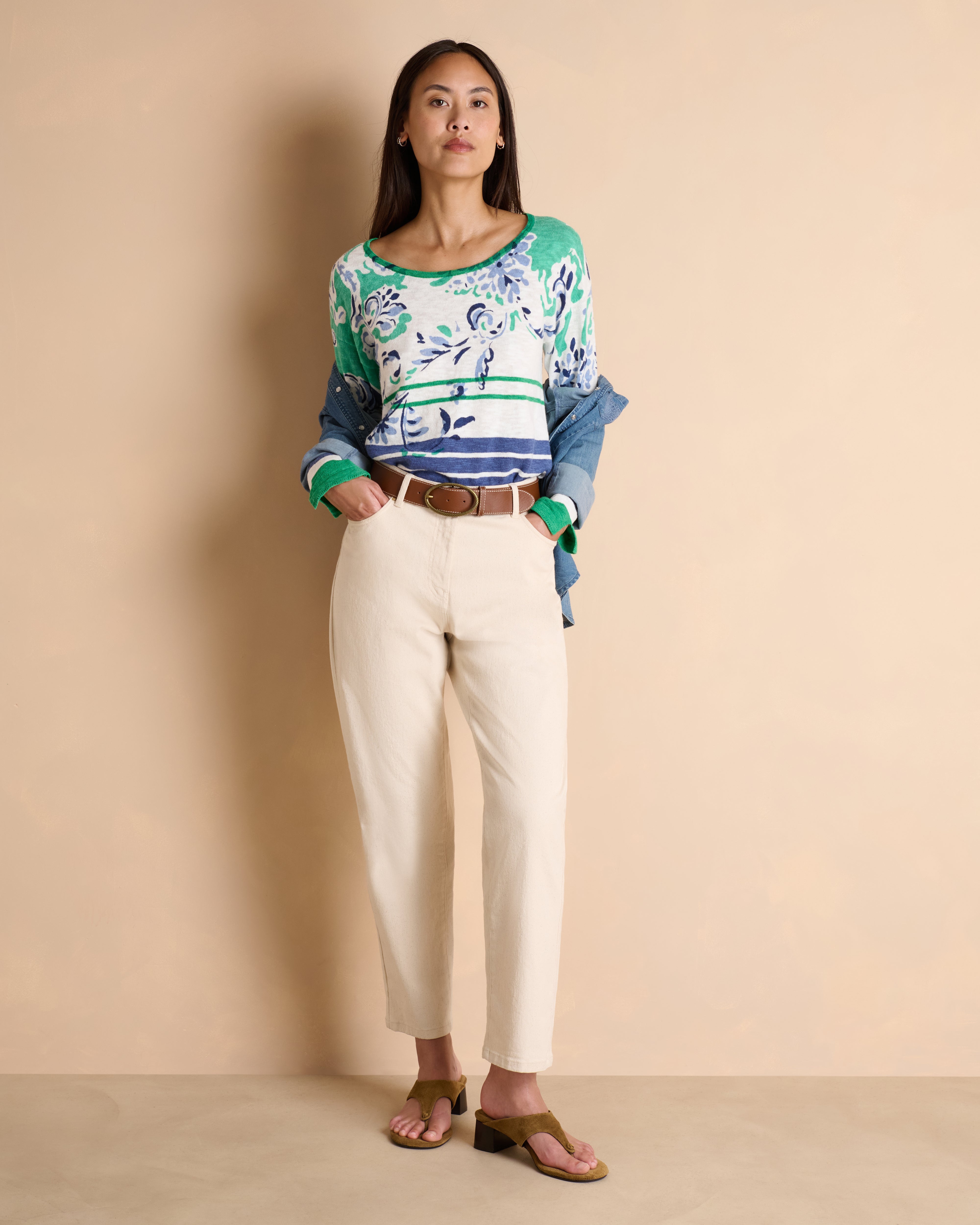 Pull bleu et vert rayé à motif fleuri en coton et lin