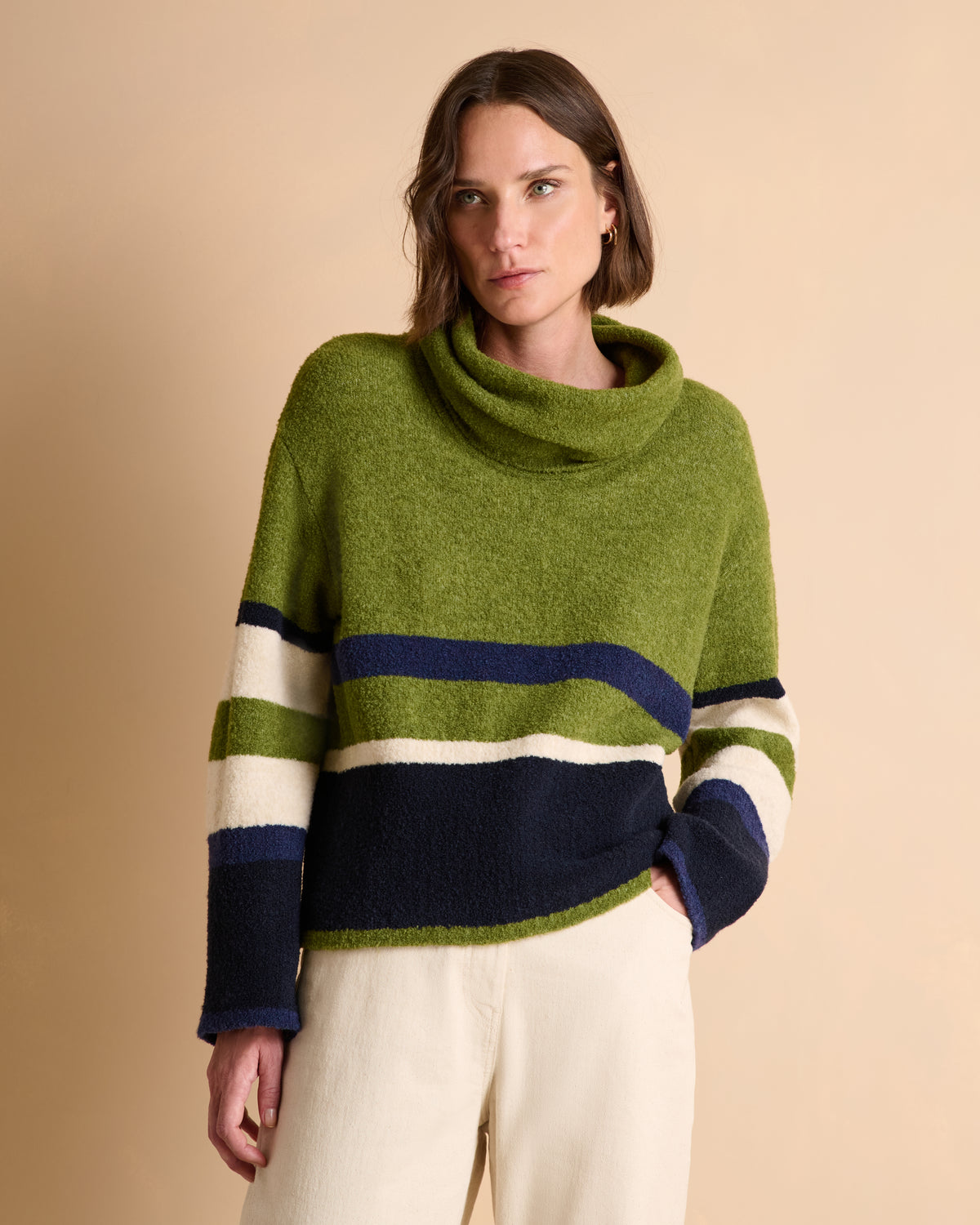 Pull bleu marine et kaki à rayures col roulé