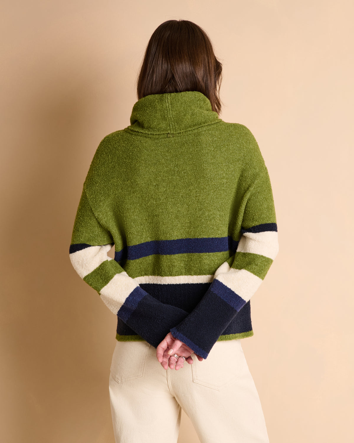 Pull bleu marine et kaki à rayures col roulé