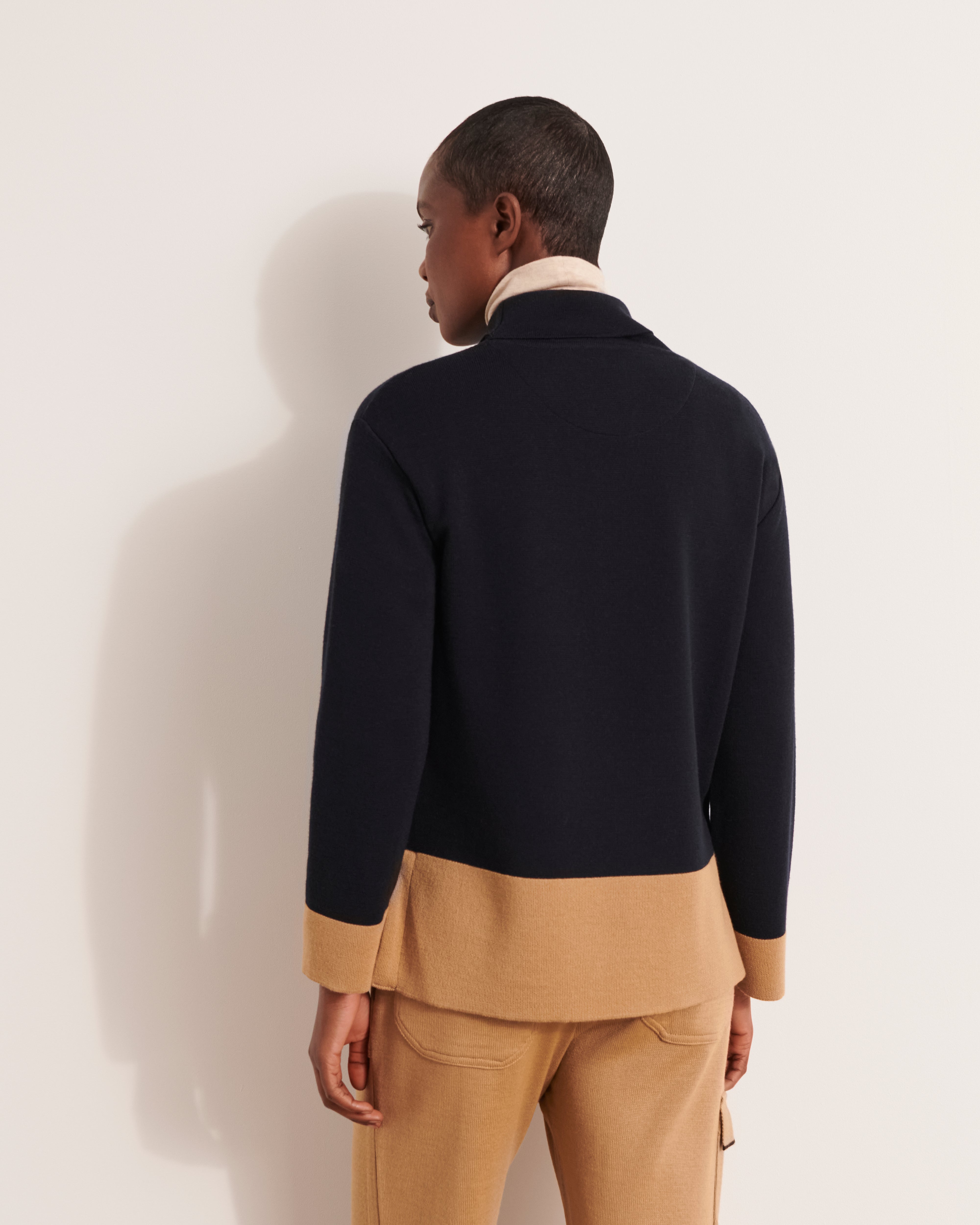 Pull boite col montant en laine mérinos bleu marine