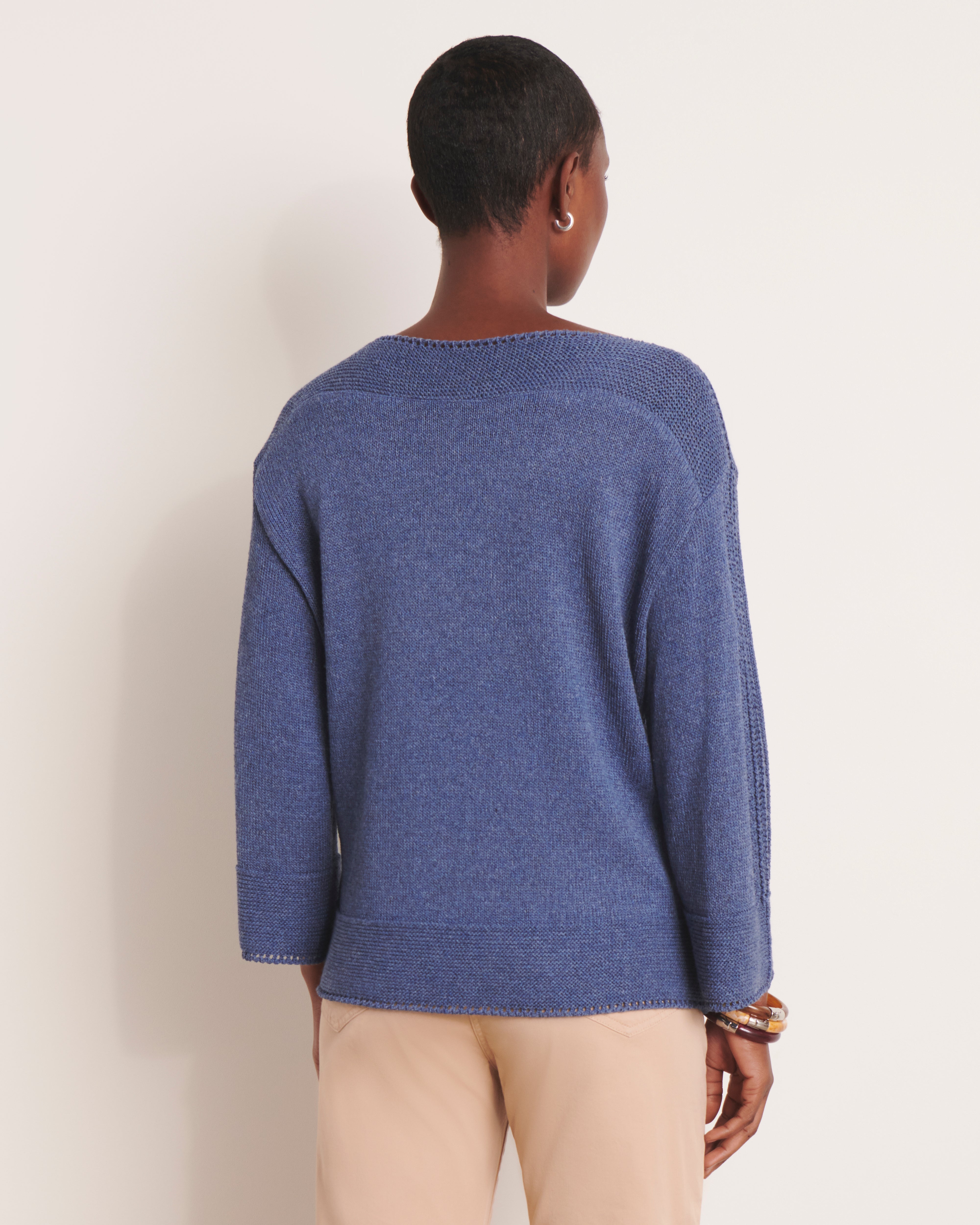 pull encolure bateau en viscose avec maille ajourée bleu