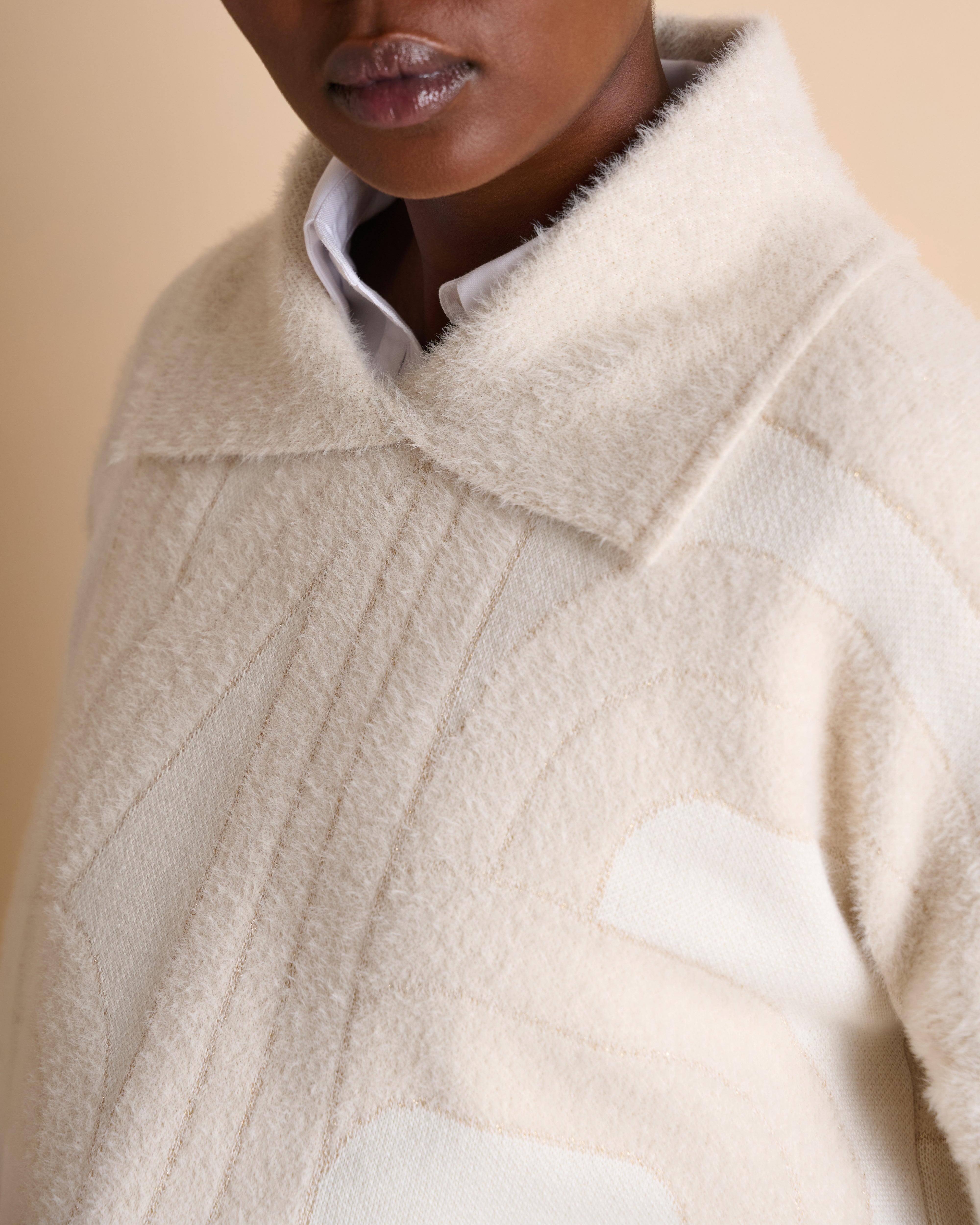 Pull beige oversize avec col croisé