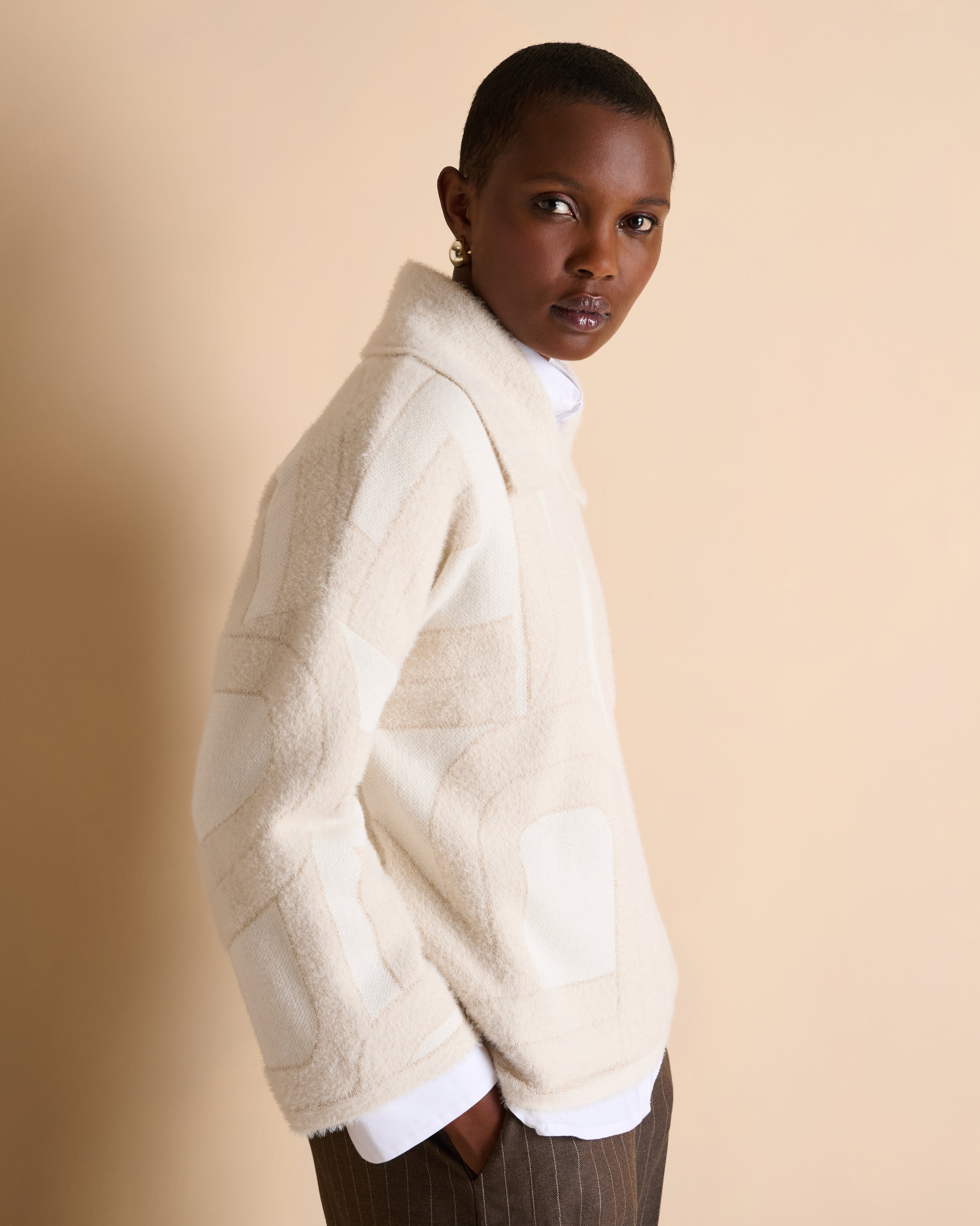 Pull beige oversize avec col croisé