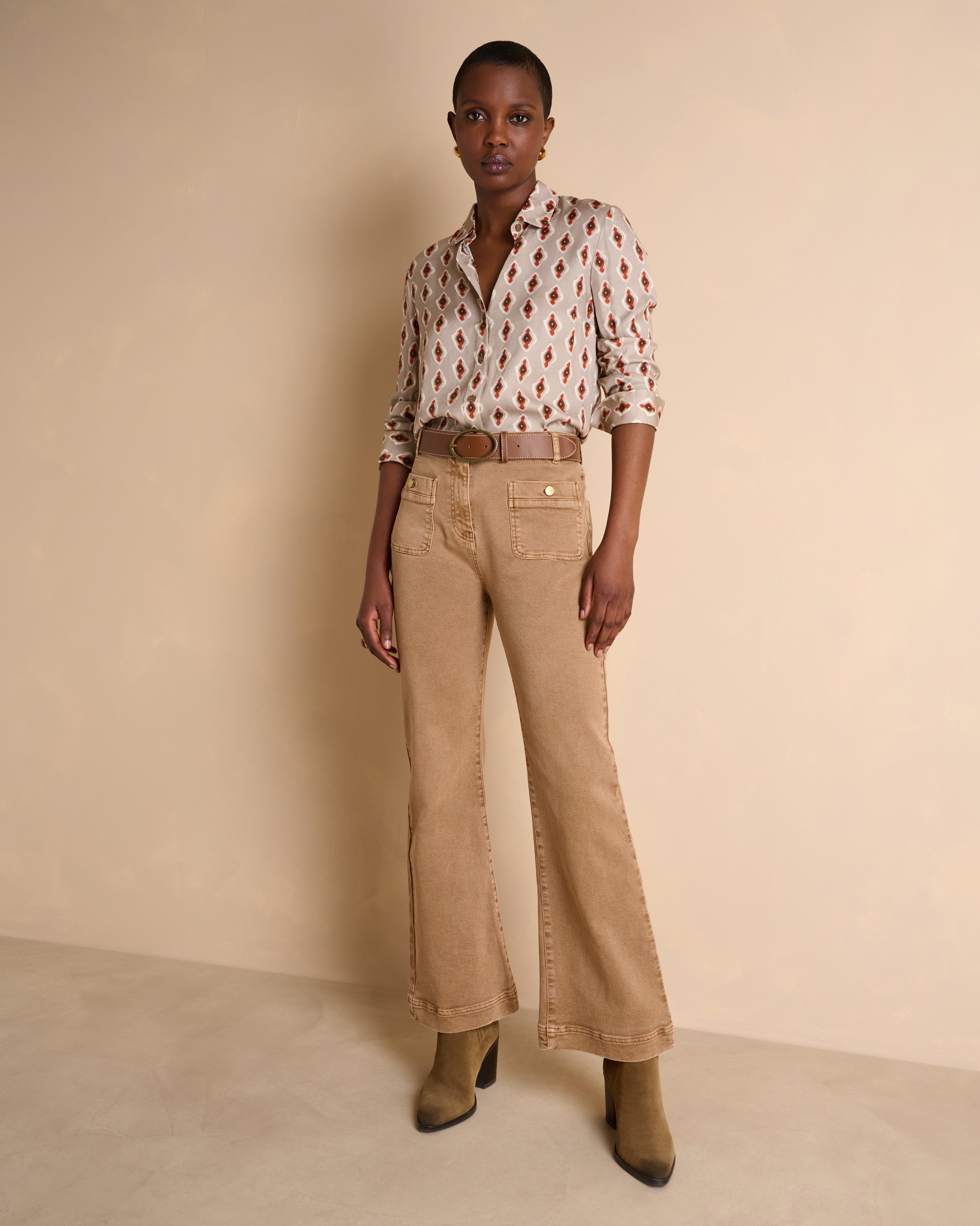 Chemise beige imprimée manches longues