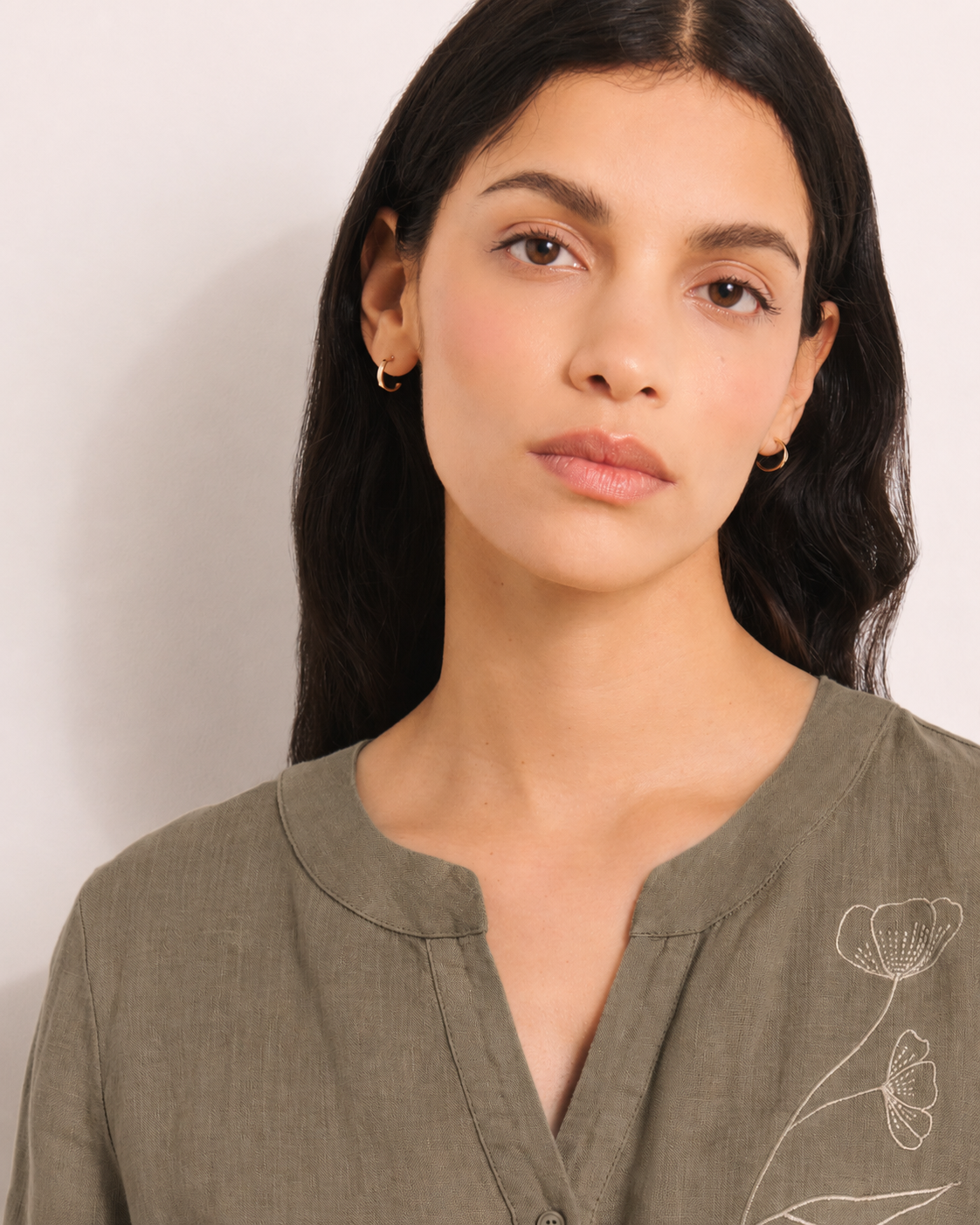 Blouse brodée verte CHABALA-BIS/13145/223