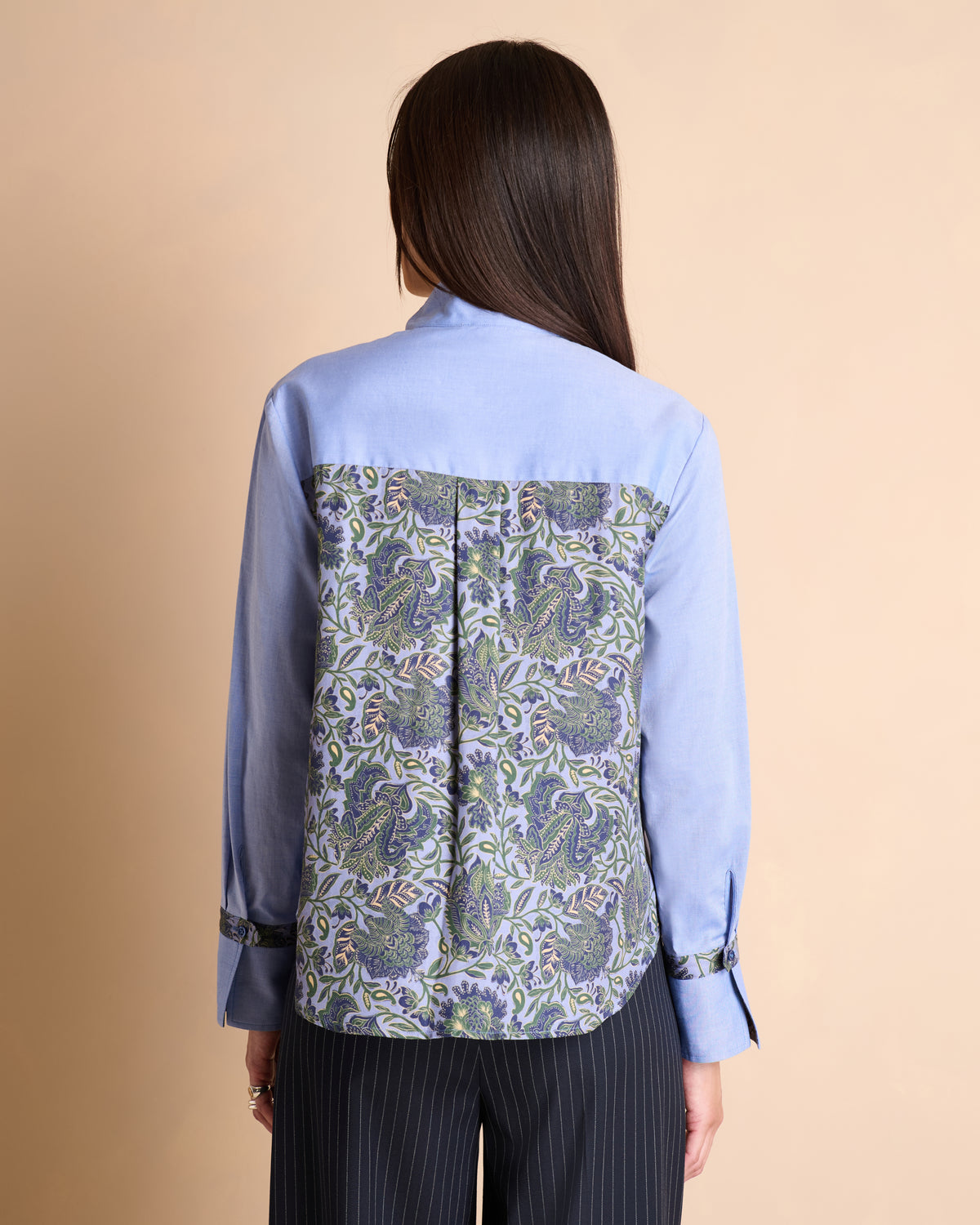 Chemise bleue col officier dos imprimé en coton et twill de viscose
