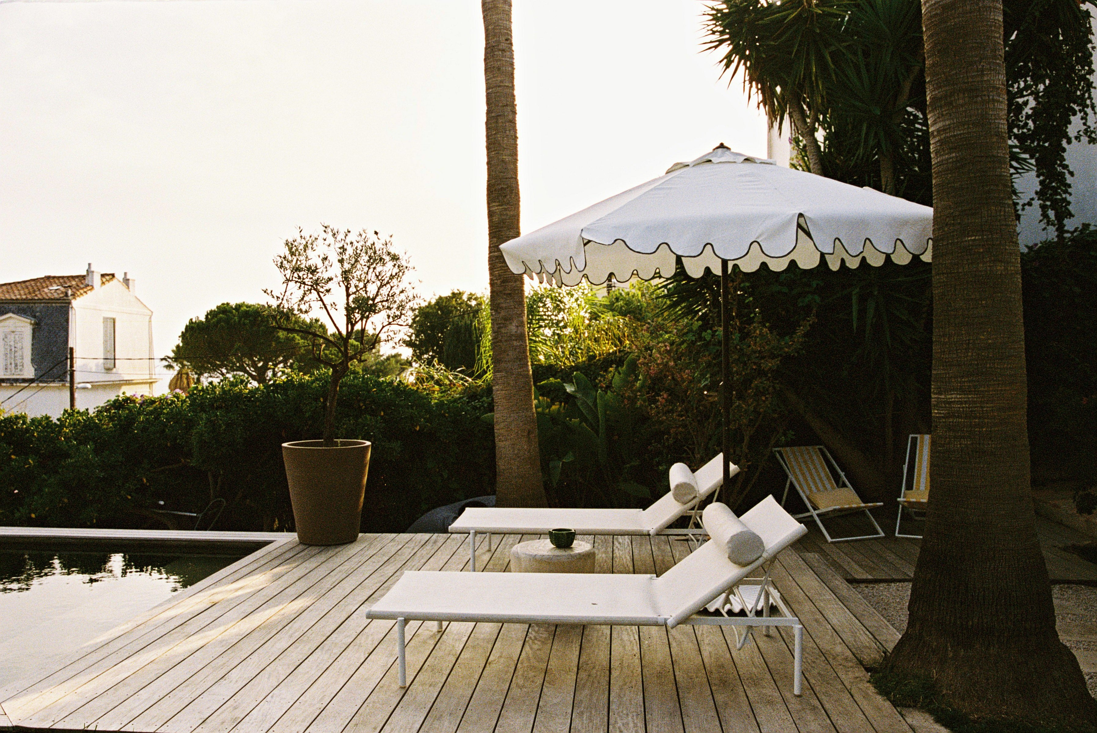 template--27539500728697__section_hero_mJRNht