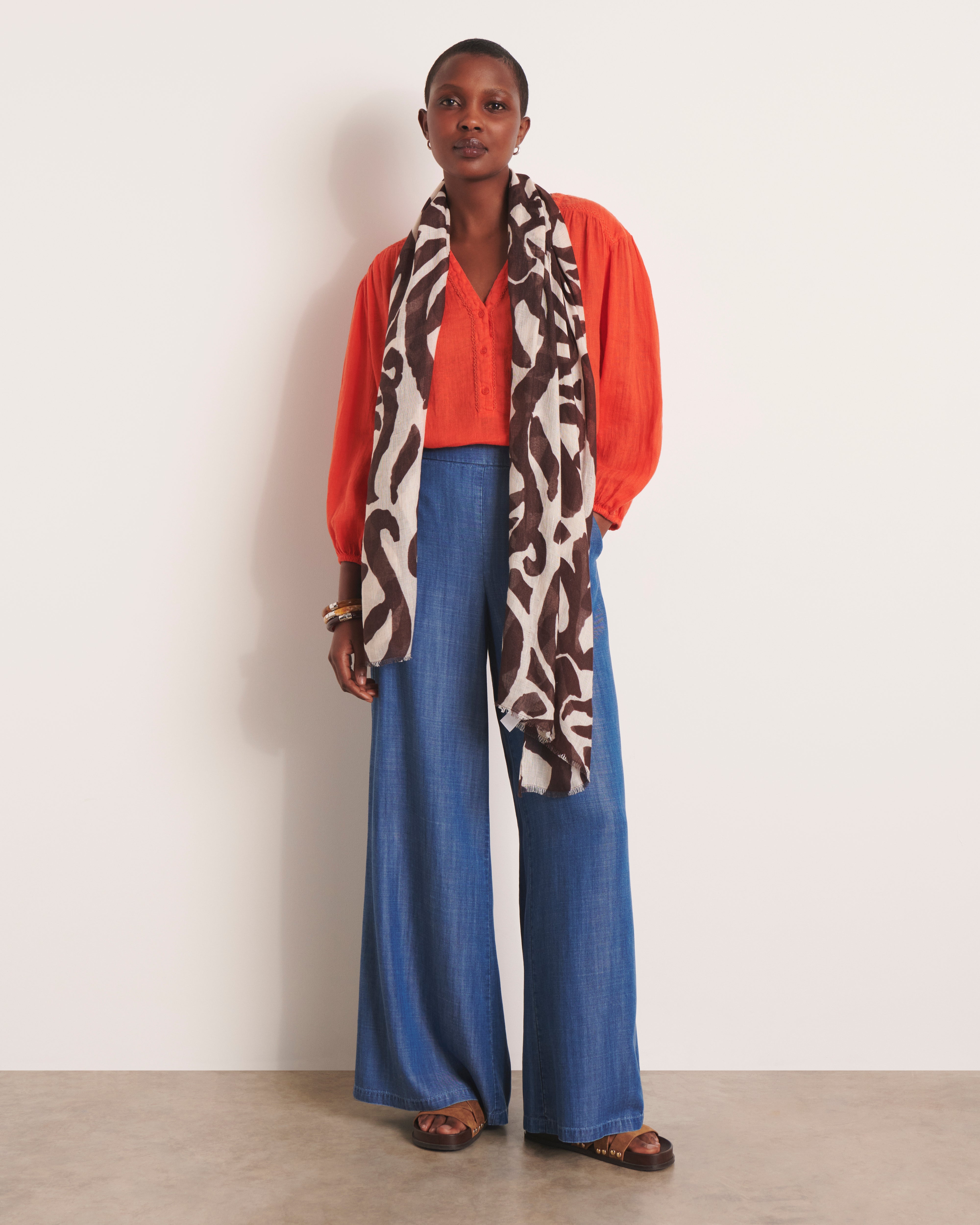 étole imprimé motif ethnique marron en lin et viscose