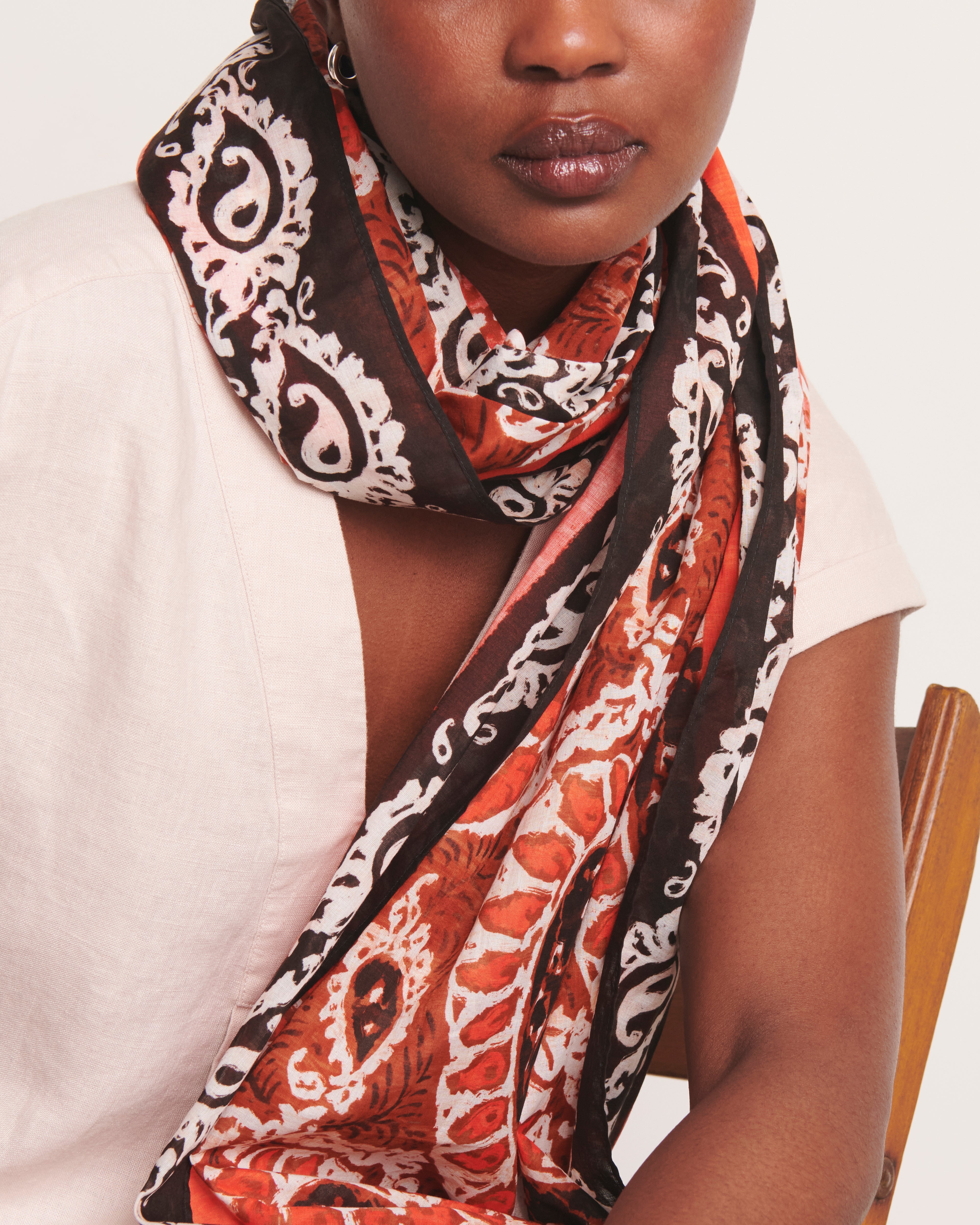 Etole imprimée orange et marron ETHNIQUE/13198/580