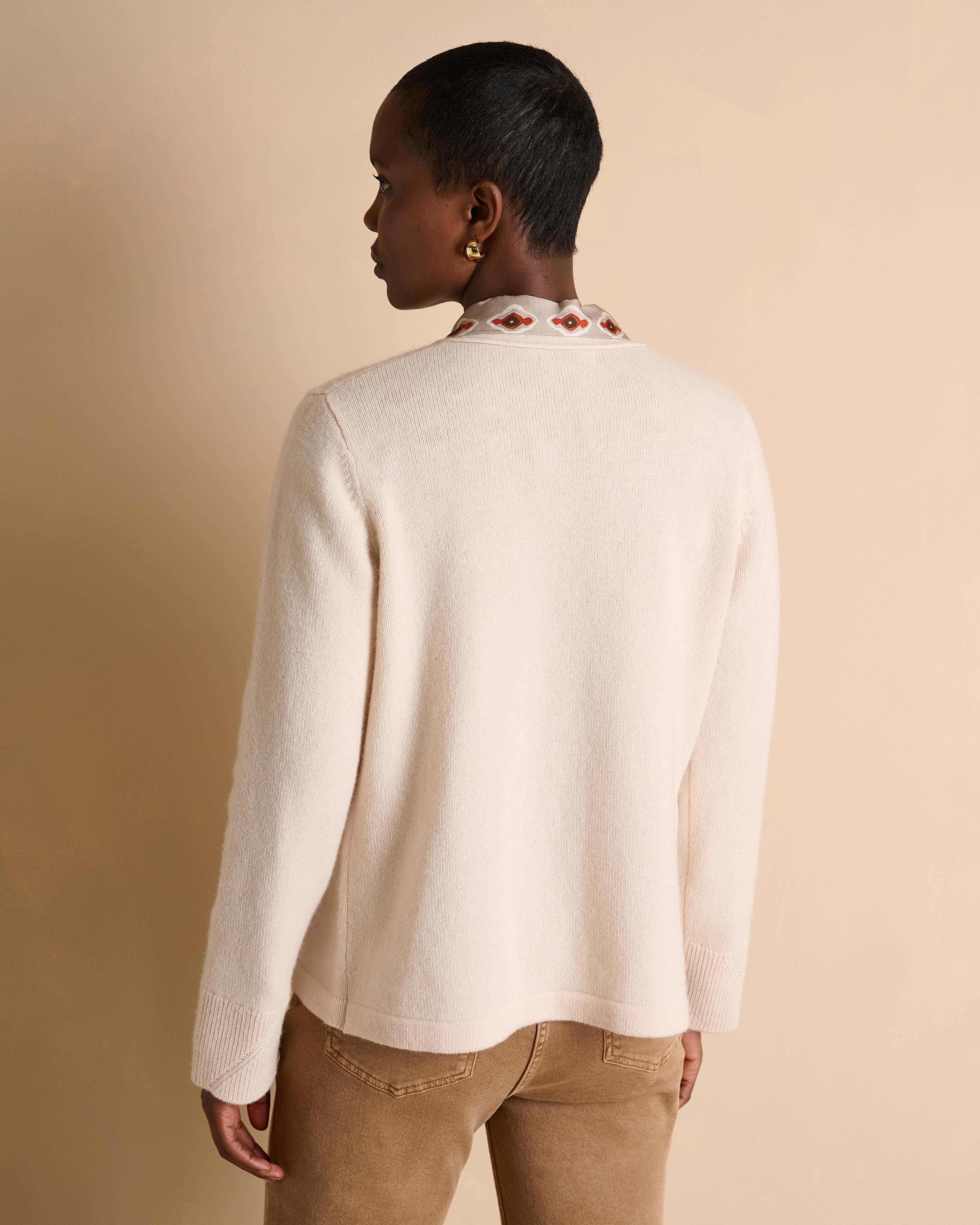 Gilet beige boutonné encolure V