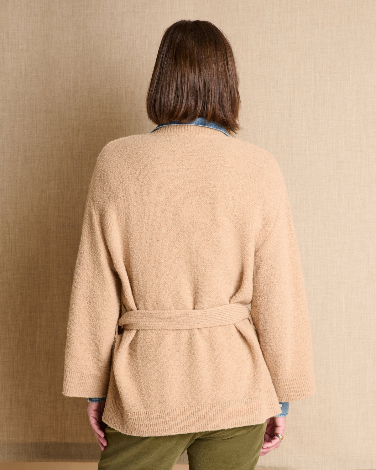 Gilet court beige ceinturée en laine made in France