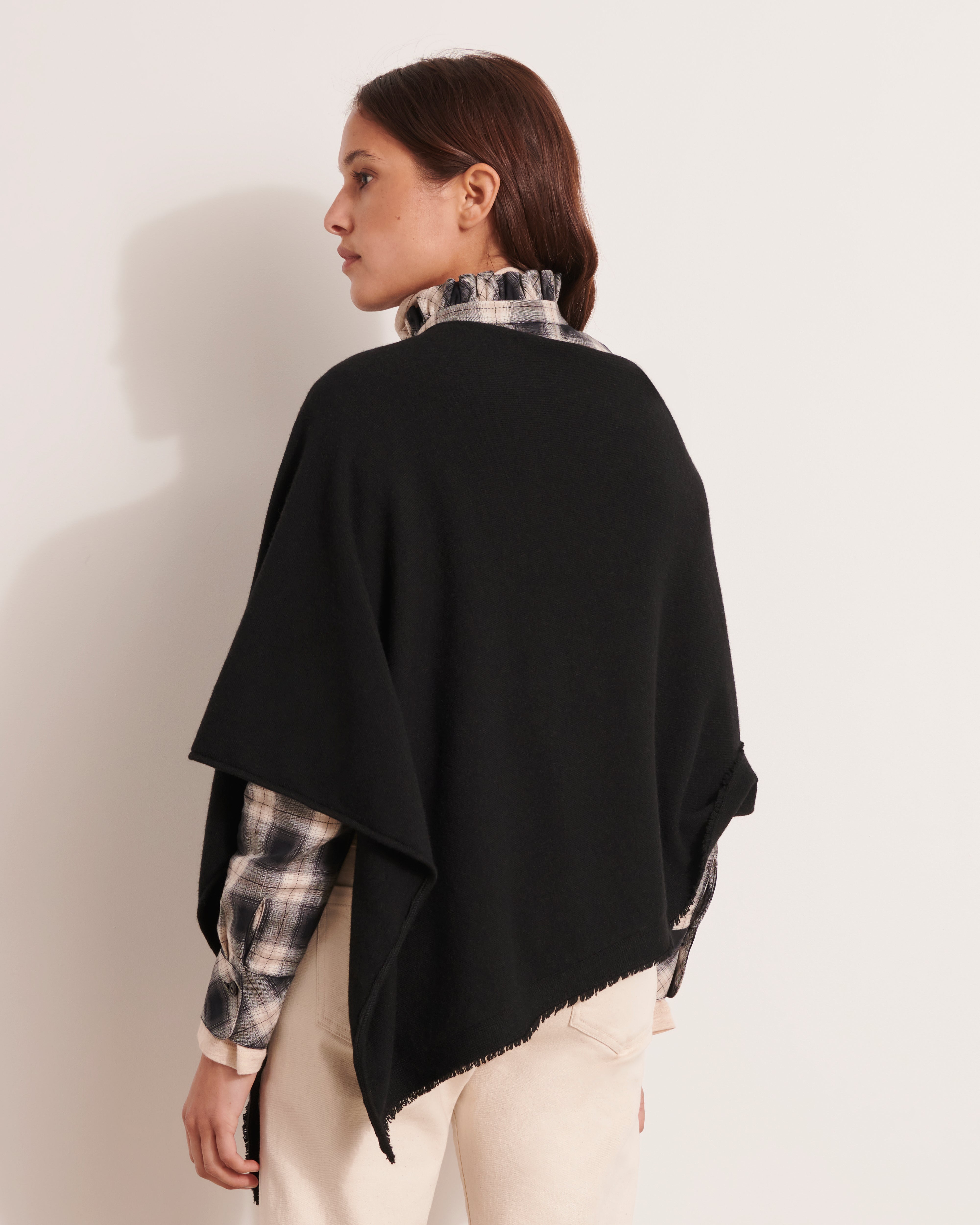 cape noire en laine et cachemire