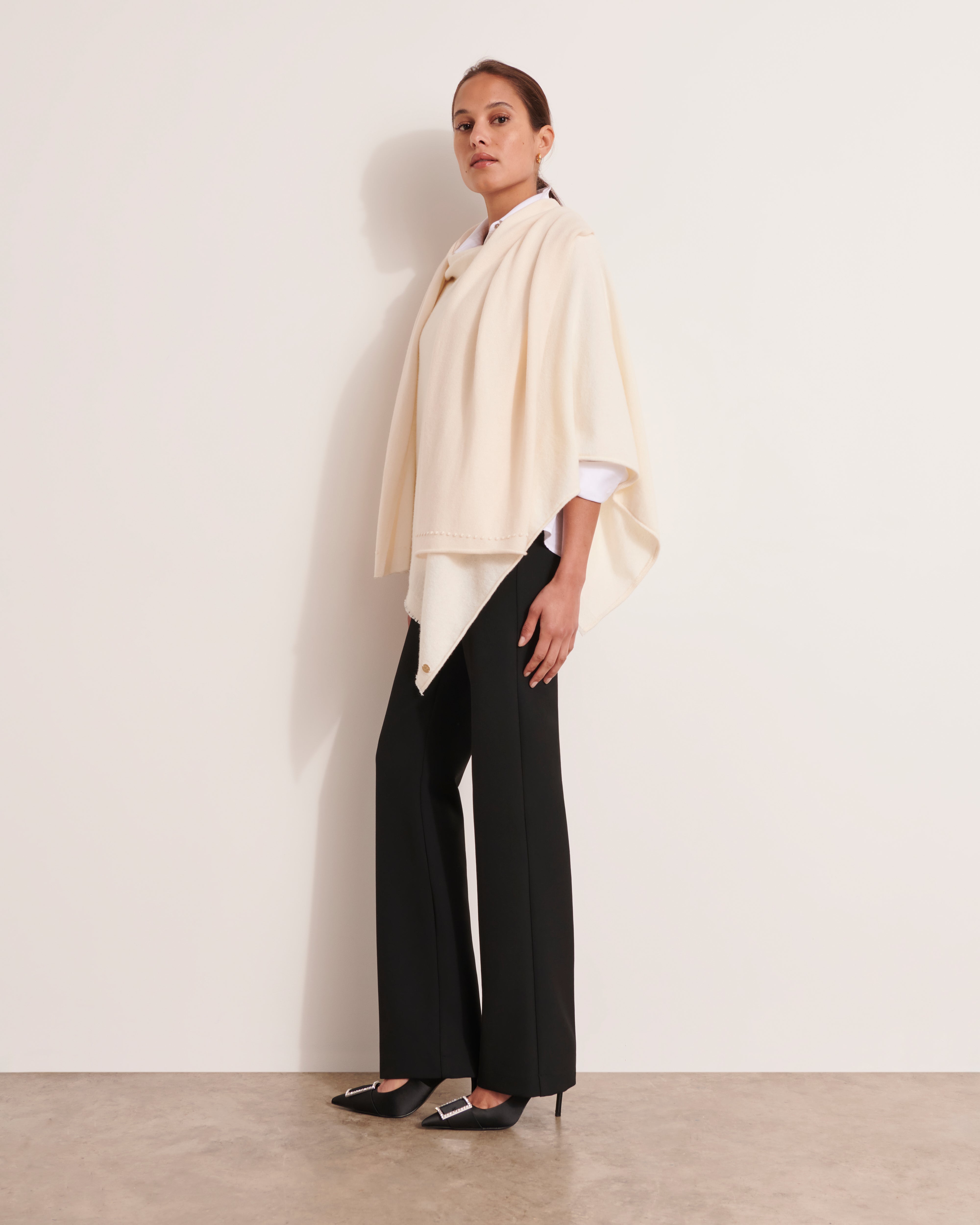 GIRLYGLAM/12041/003 Capa de lana merino y cachemira