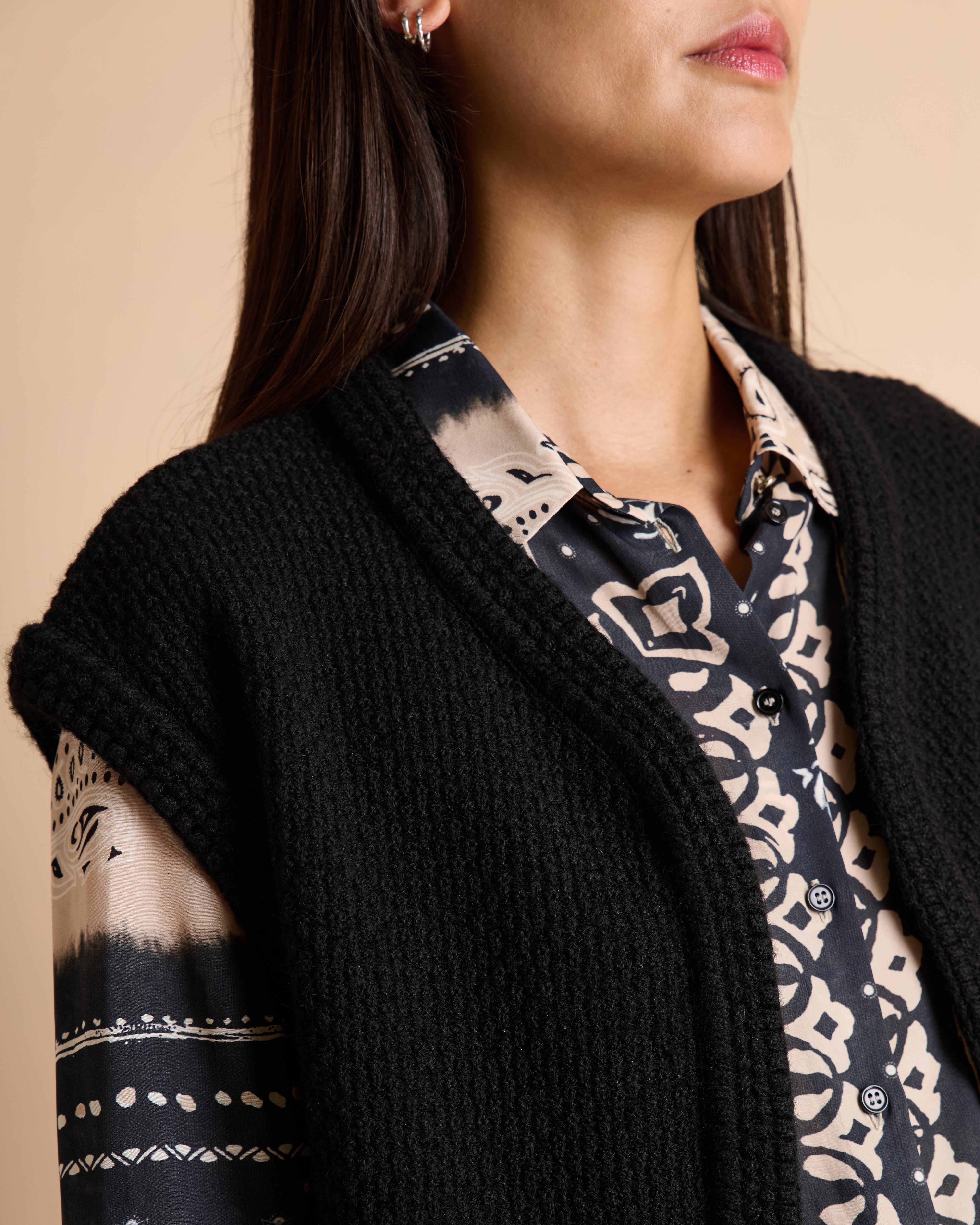 Gilet noir sans manches col rond en laine, alpaga et mohair
