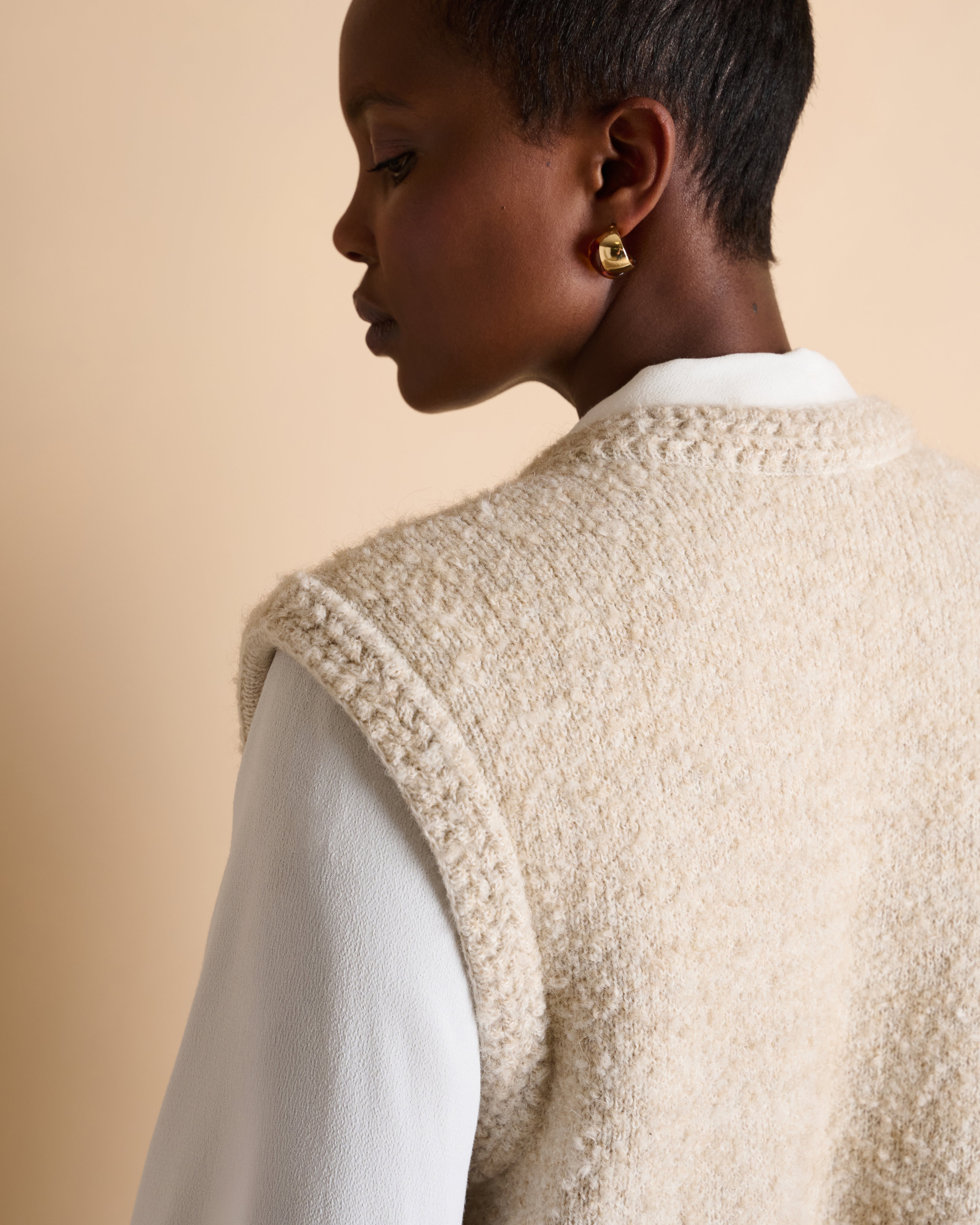 Gilet beige sans manches en laine bouclette col rond GUIMAUVE/14067/003