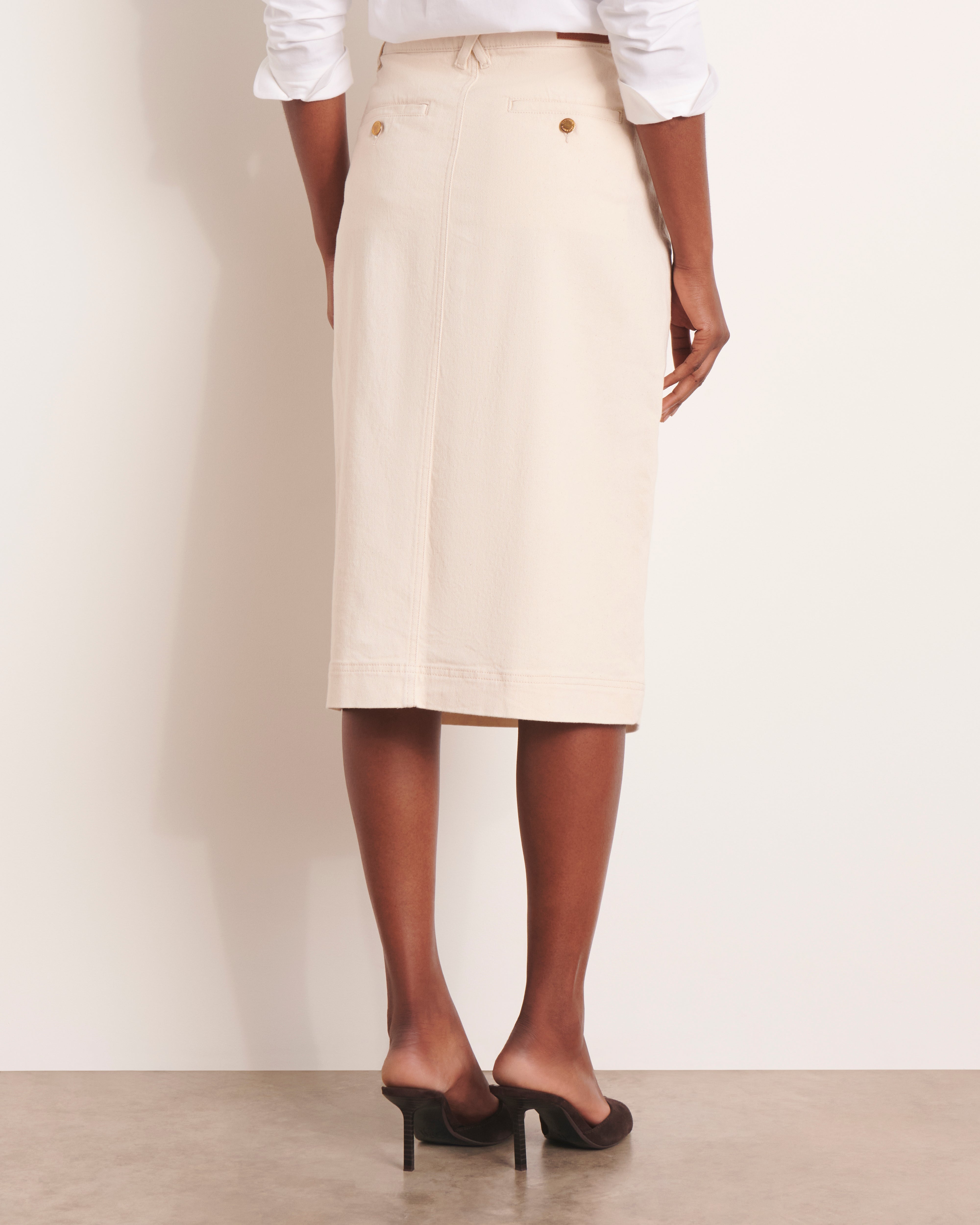jupe droite blanc cassé en sergé de coton moucheté