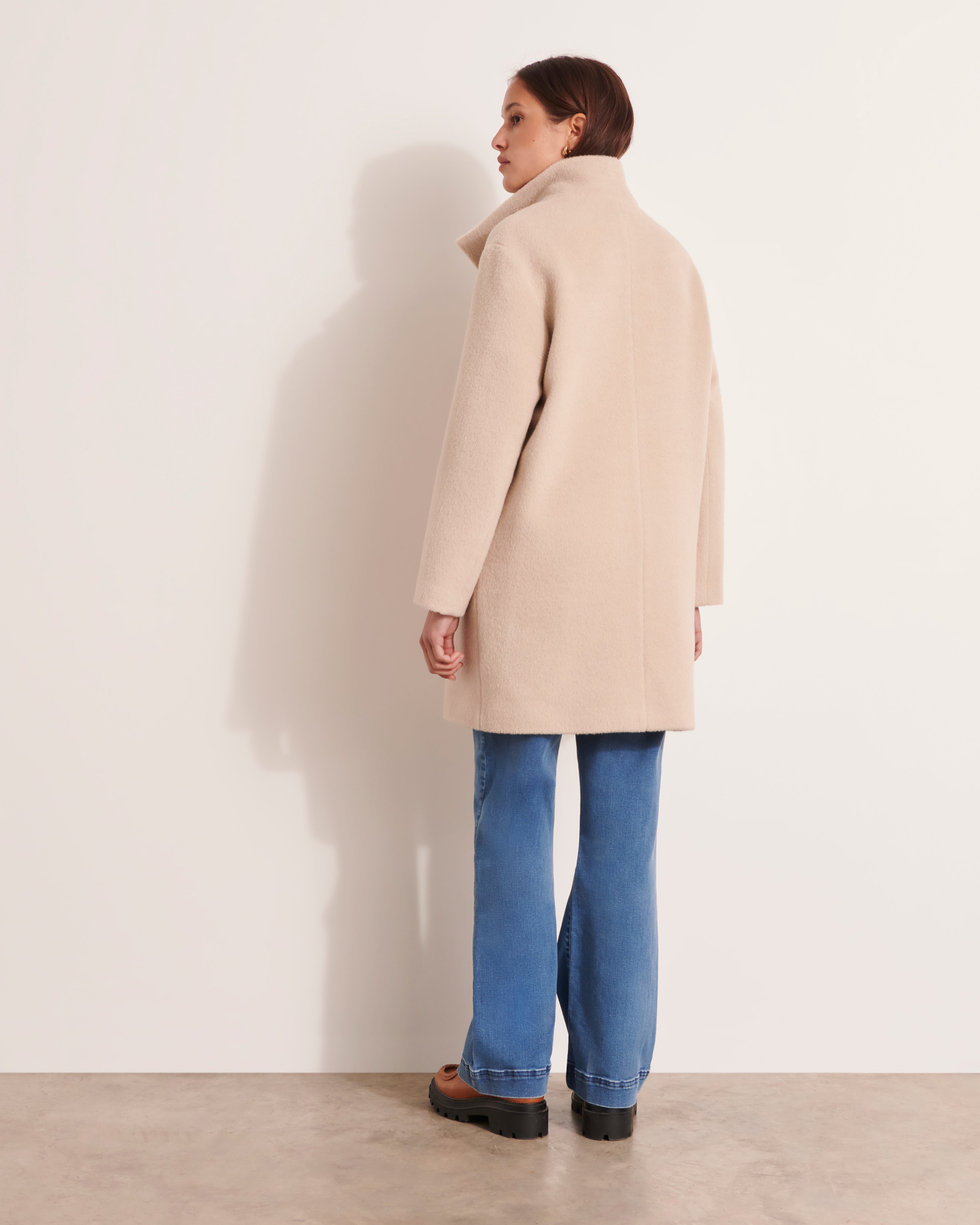 manteau mi-long en laine et alpaga blanc cassé