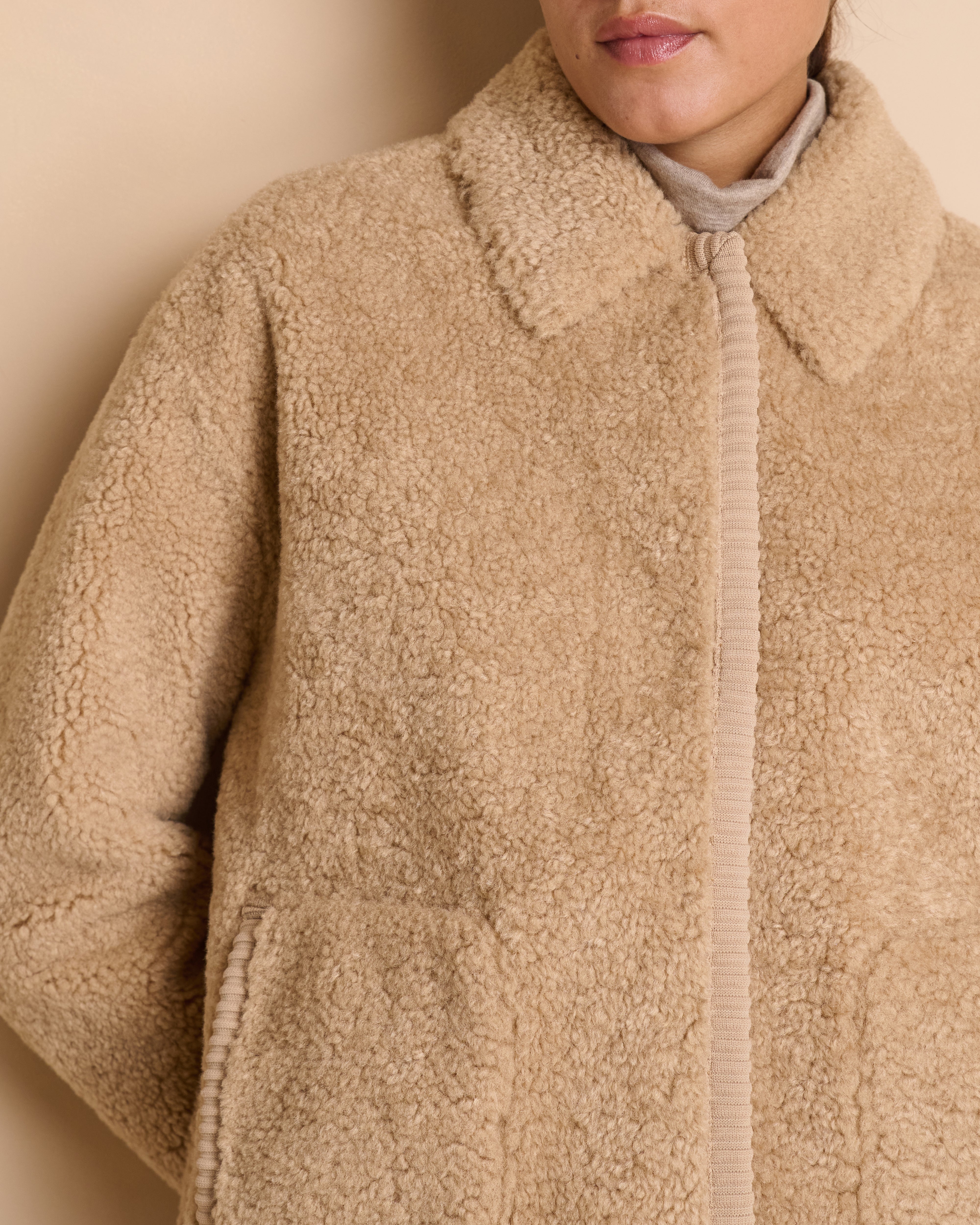 Manteau court réversible beige foncé