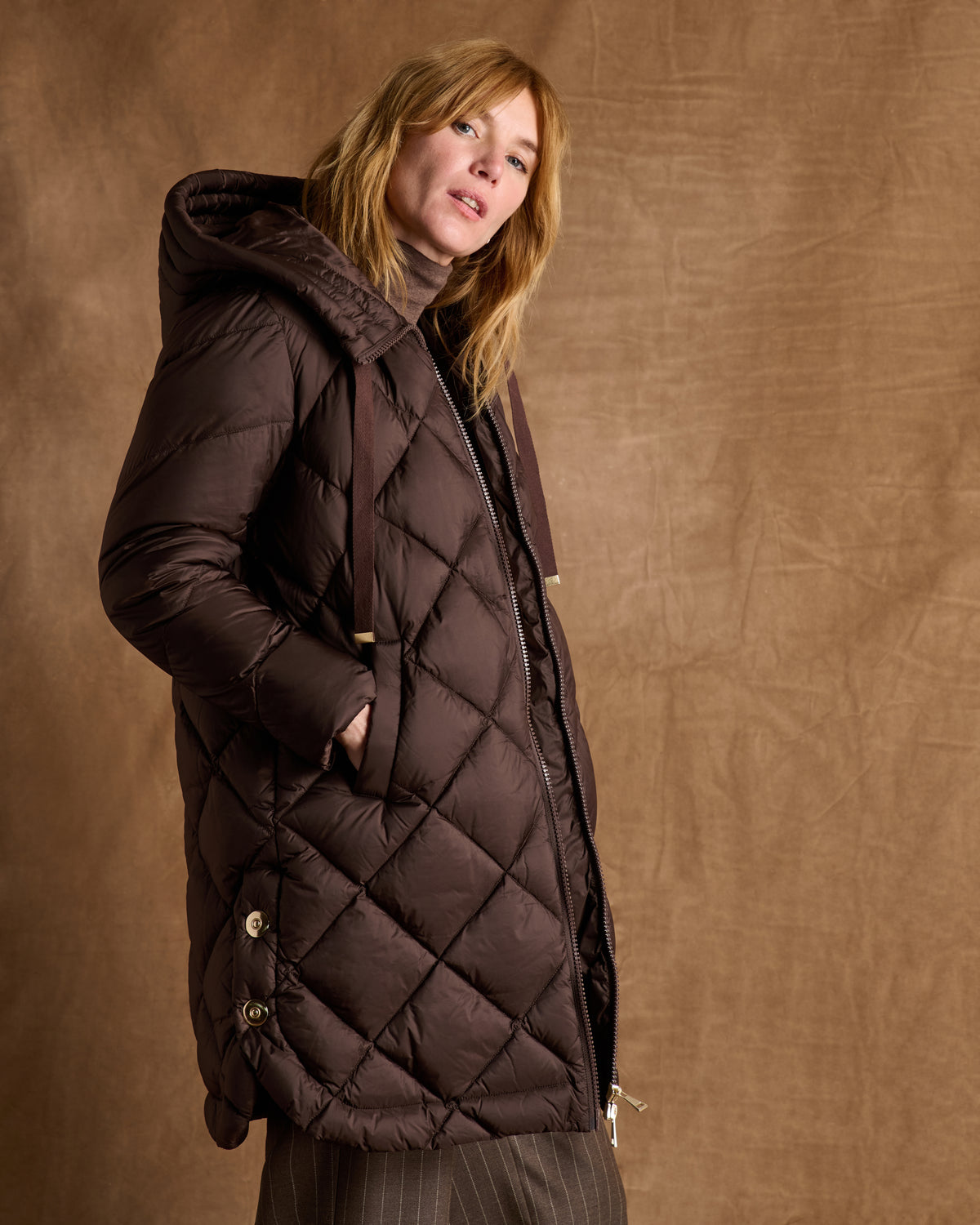 Doudoune marron longue zippée à capuche
