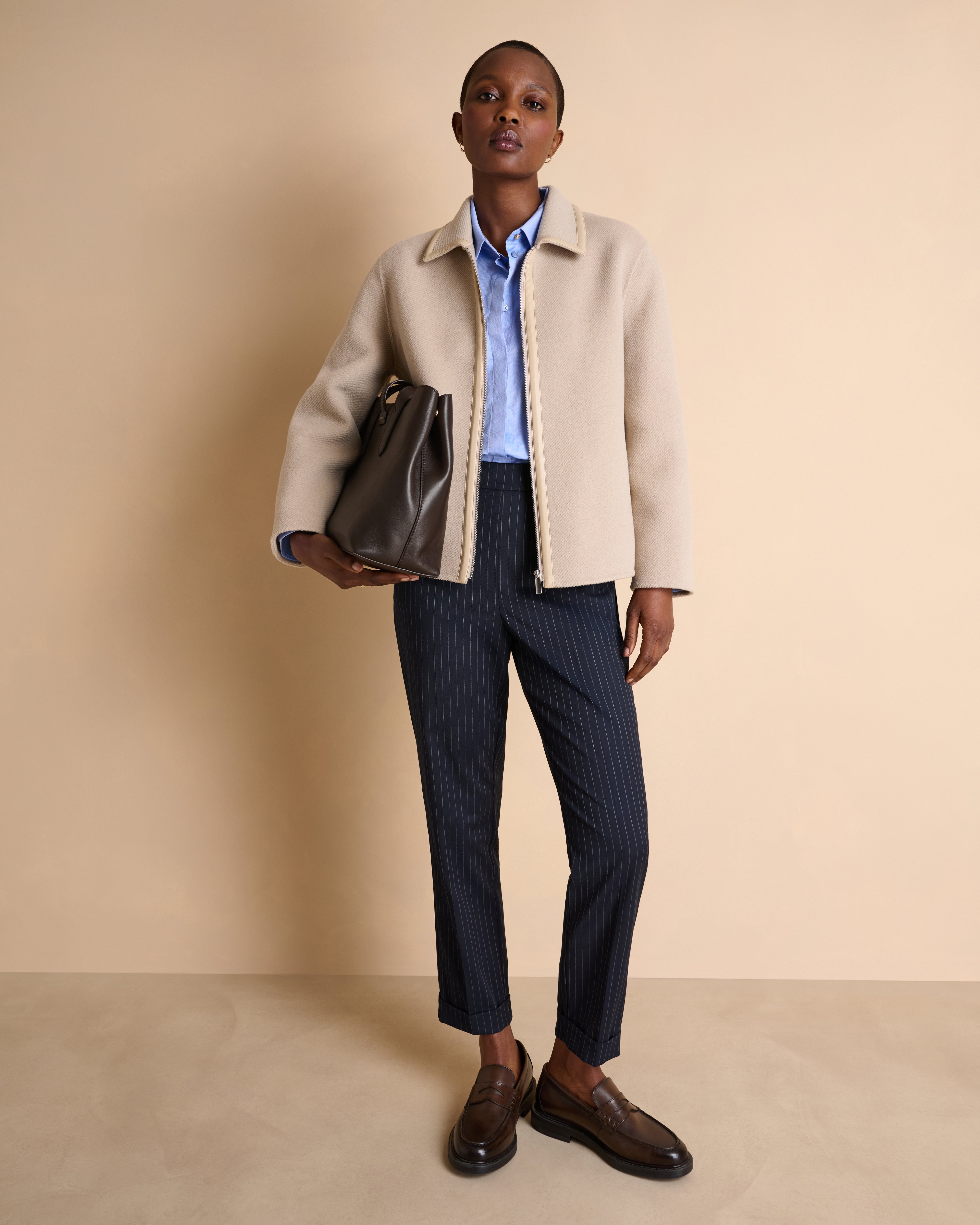 Manteau beige court droit zippé 100% laine