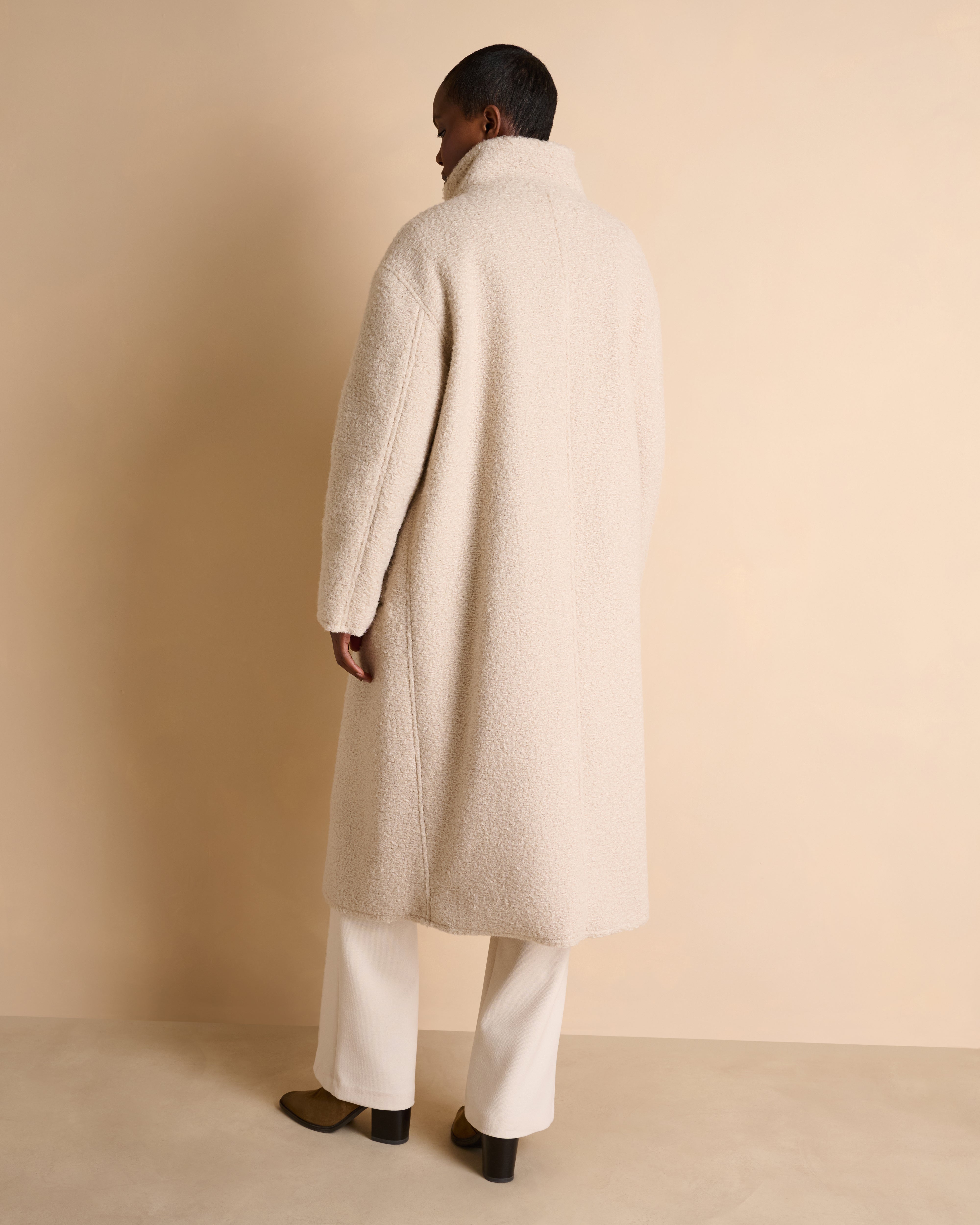 Manteau long beige col montant