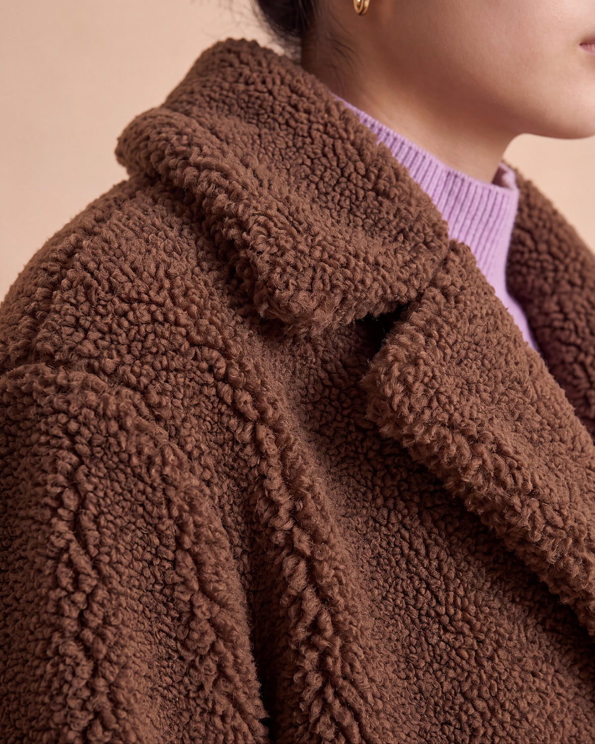 Manteau long marron col tailleur en fausse fourrure