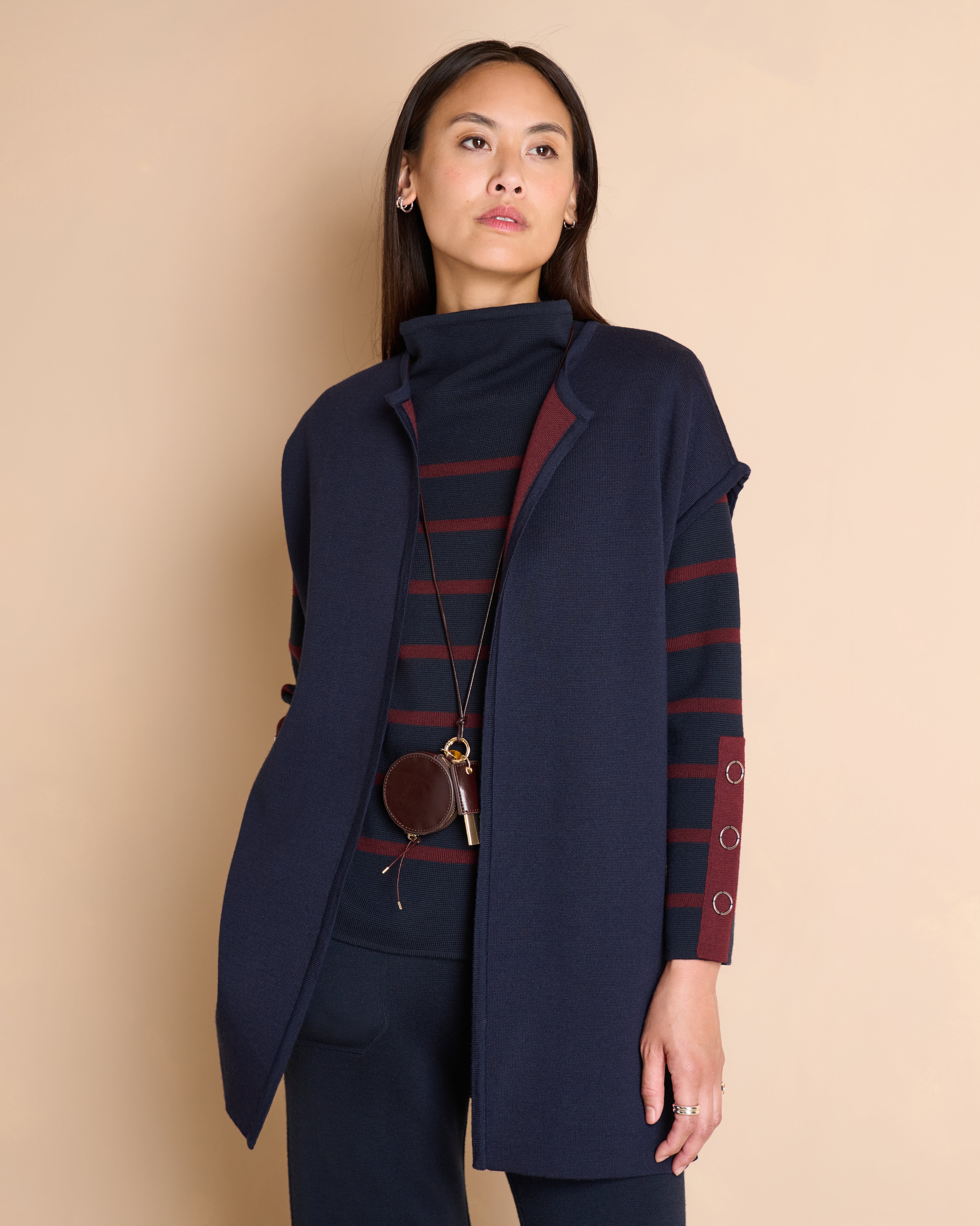 Manteau réversible bleu marine et bordeaux sans manches en laine NERINE1927-14/14150/886