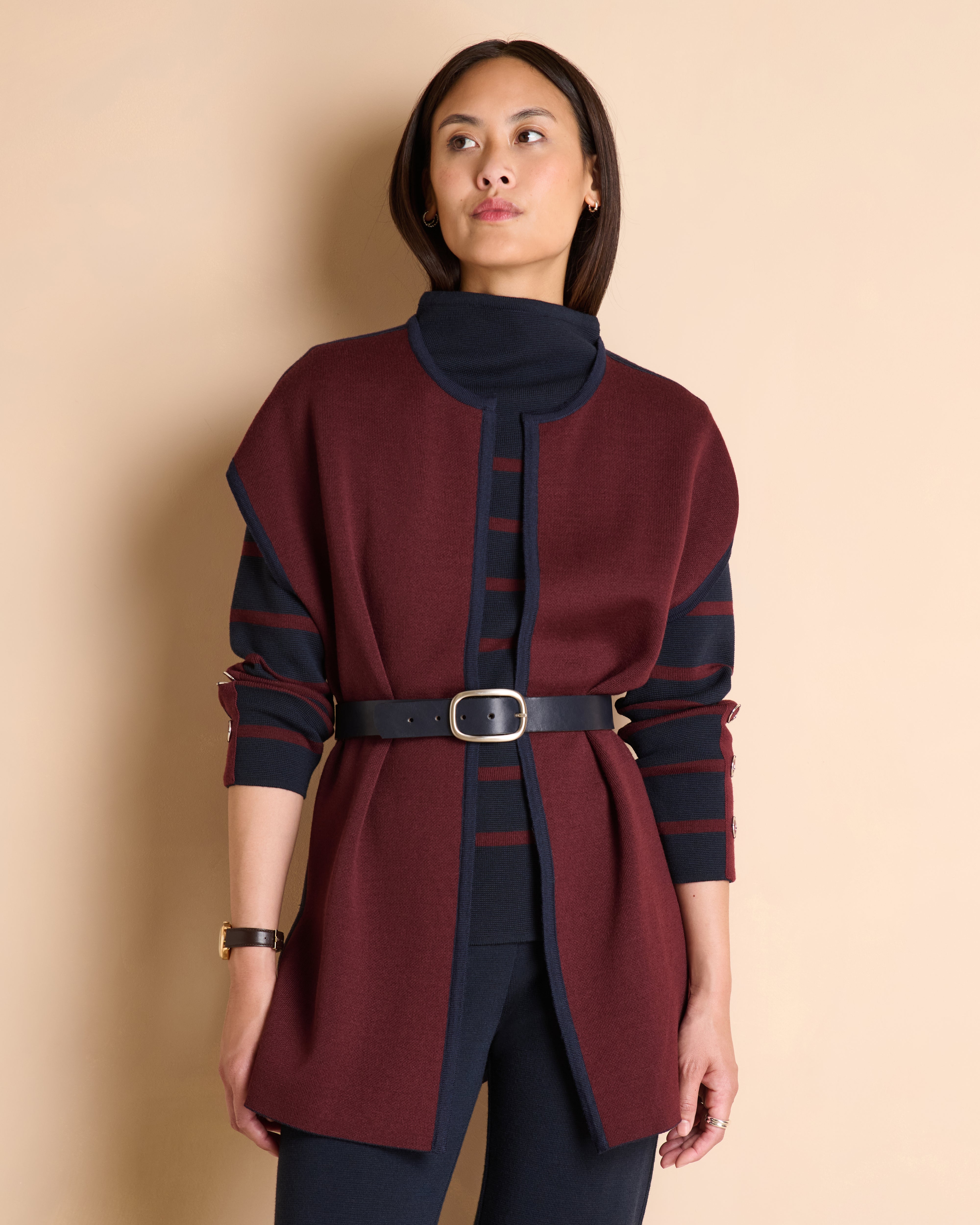 Manteau réversible bleu marine et bordeaux sans manches en laine