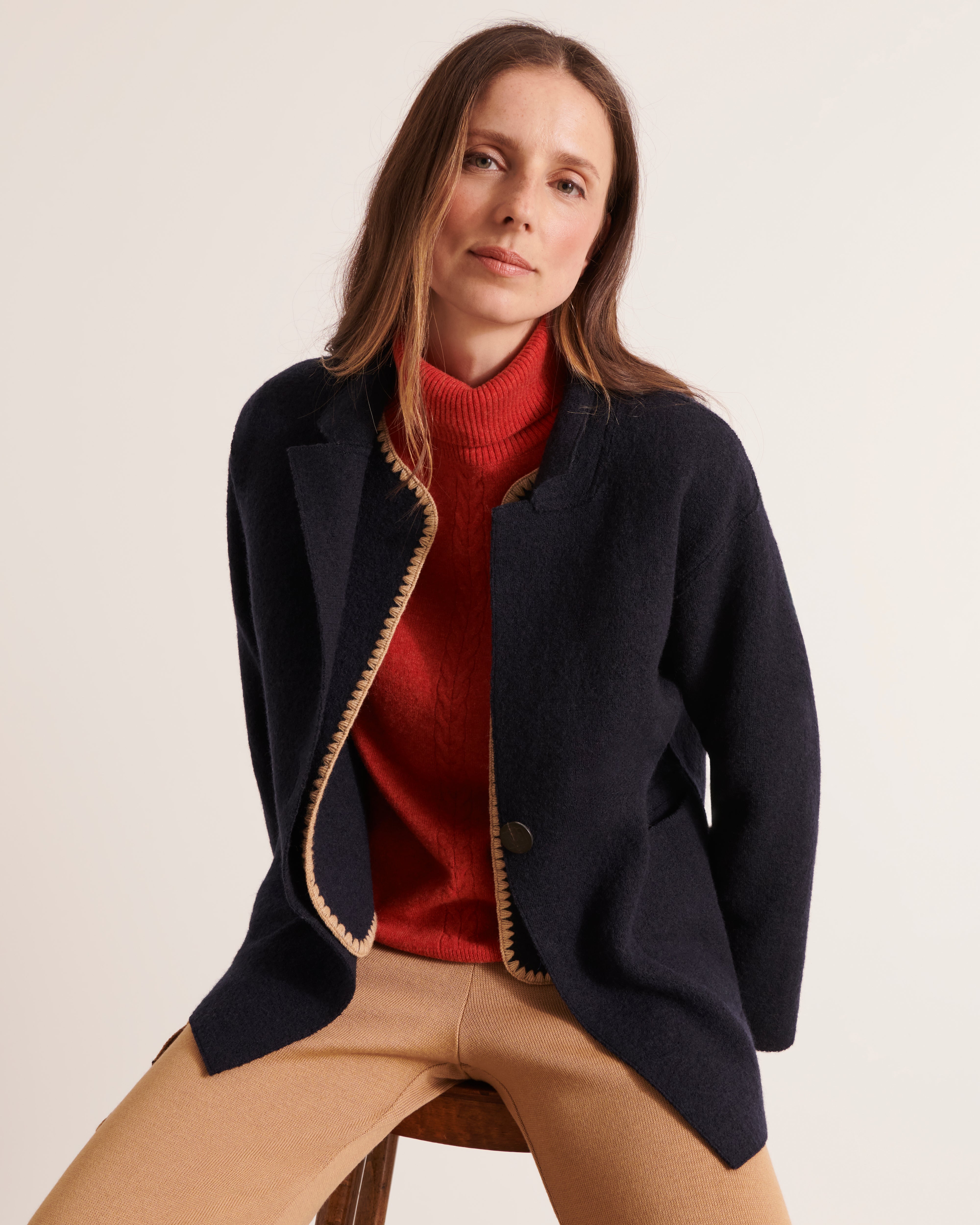 Manteau court en laine bouillie bleu marine