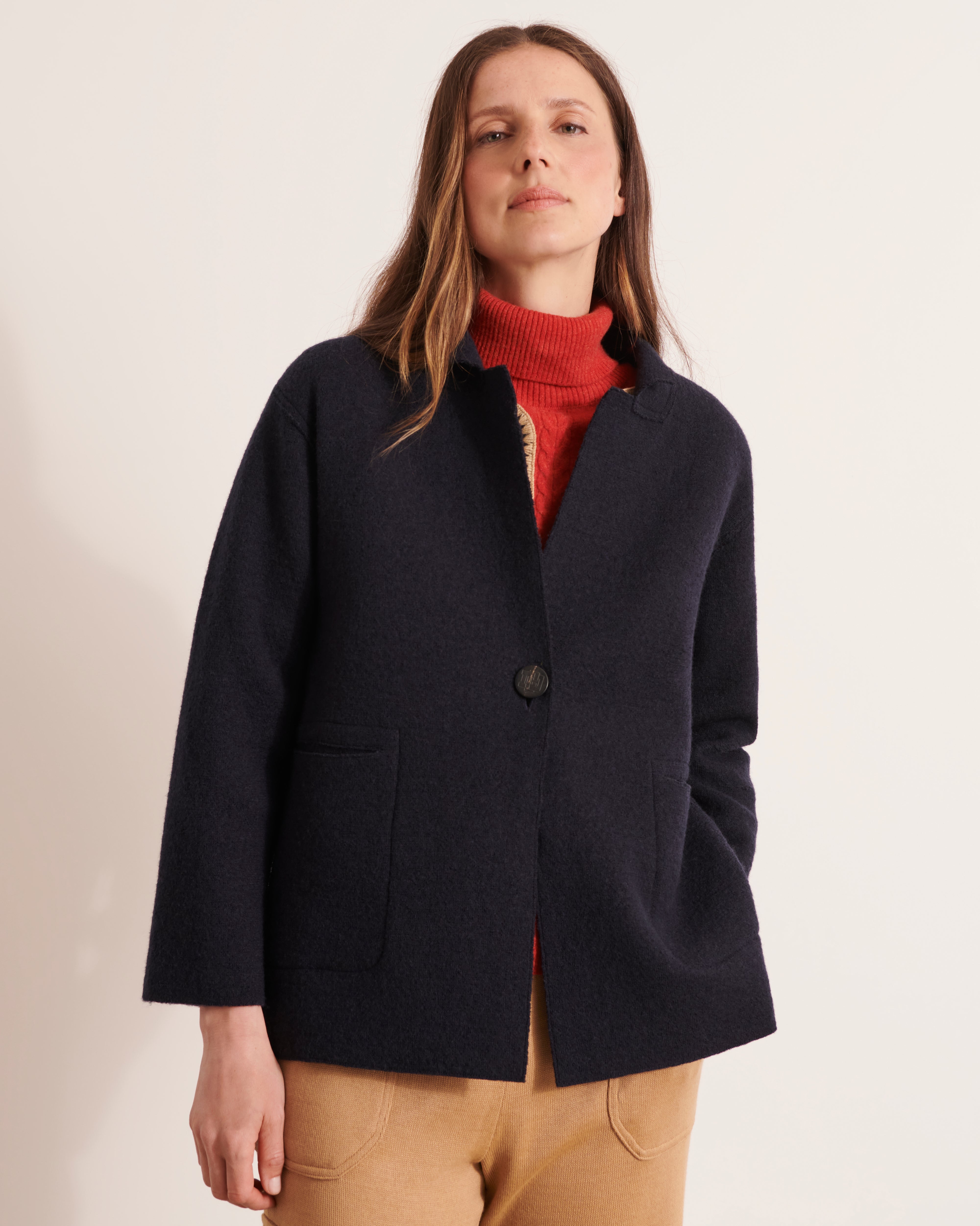 Manteau court en laine bouillie bleu marine
