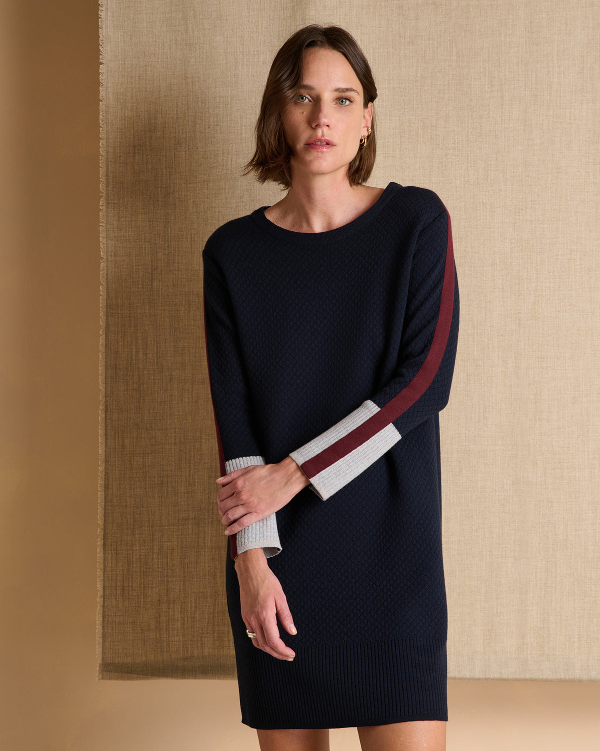 Robe courte bleu marine en laine col rond OCTAVIE1927/14197/886