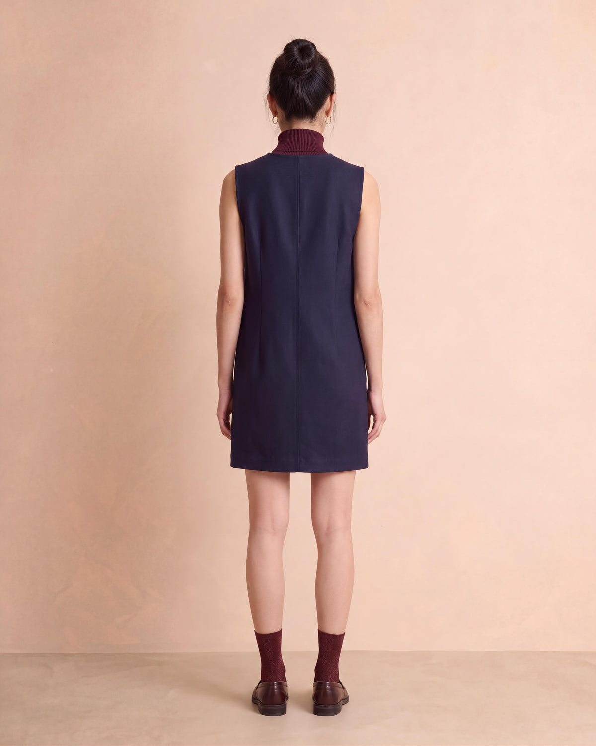 Robe courte bleu marine en laine sans manches col V OMELIA1927/14065/886