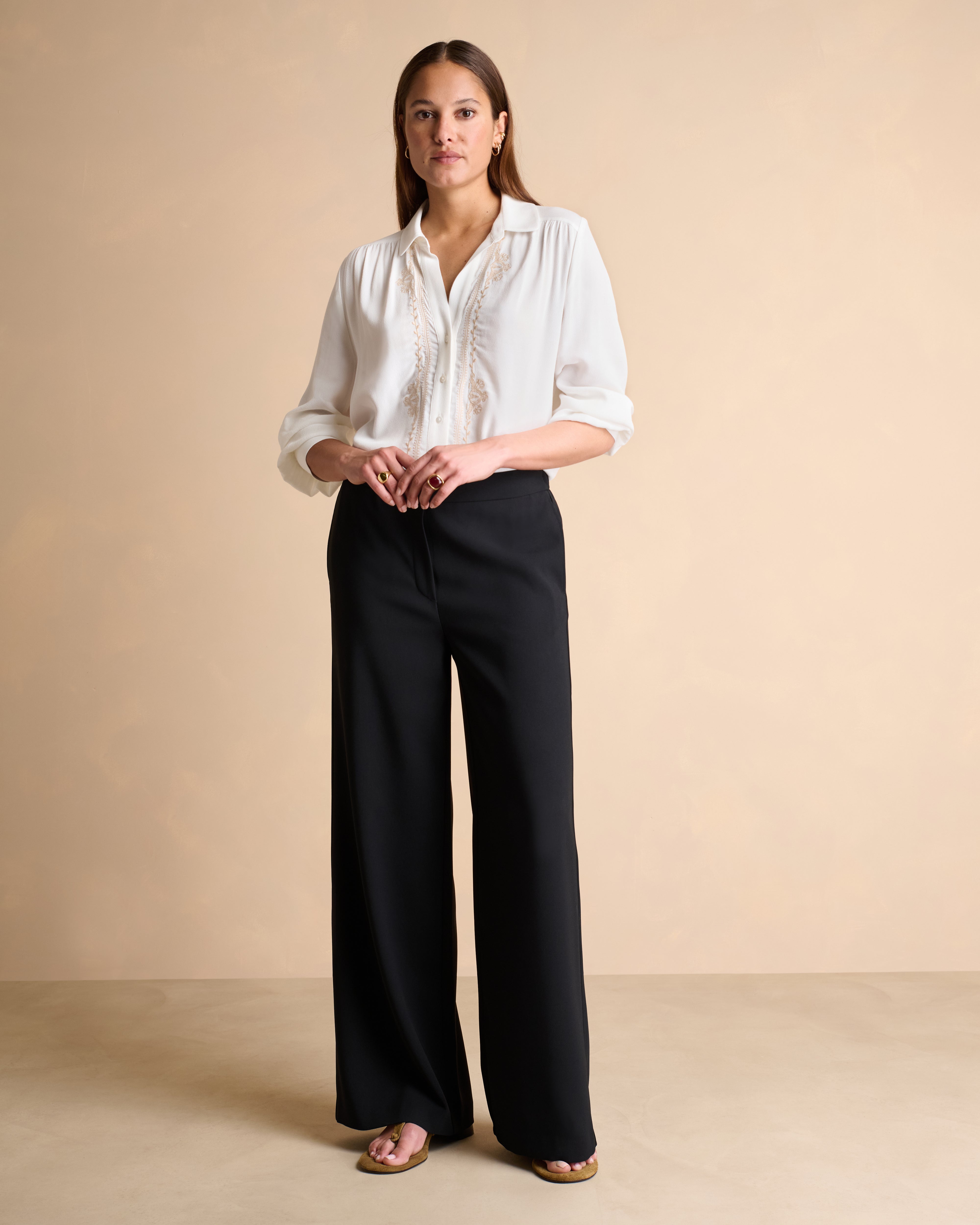 Pantalon noir large en tissu stretch