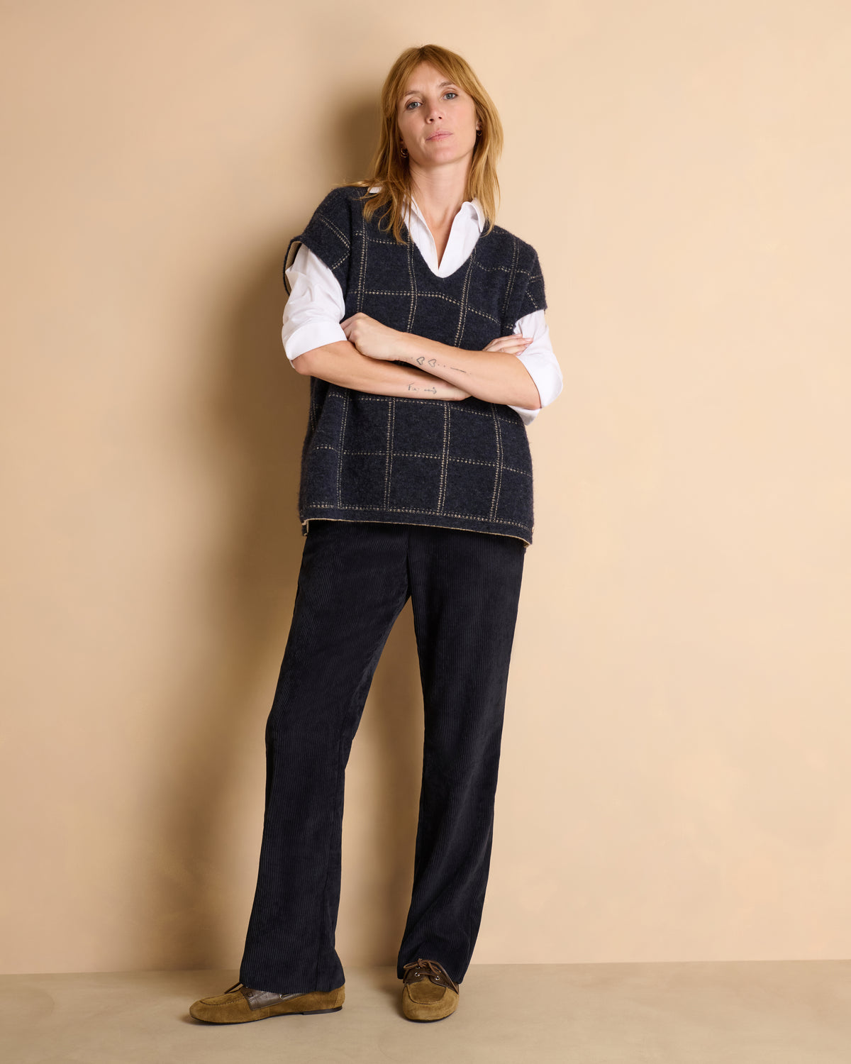 Pantalon bleu marine droit ceinture élastiquée en velours côtelé